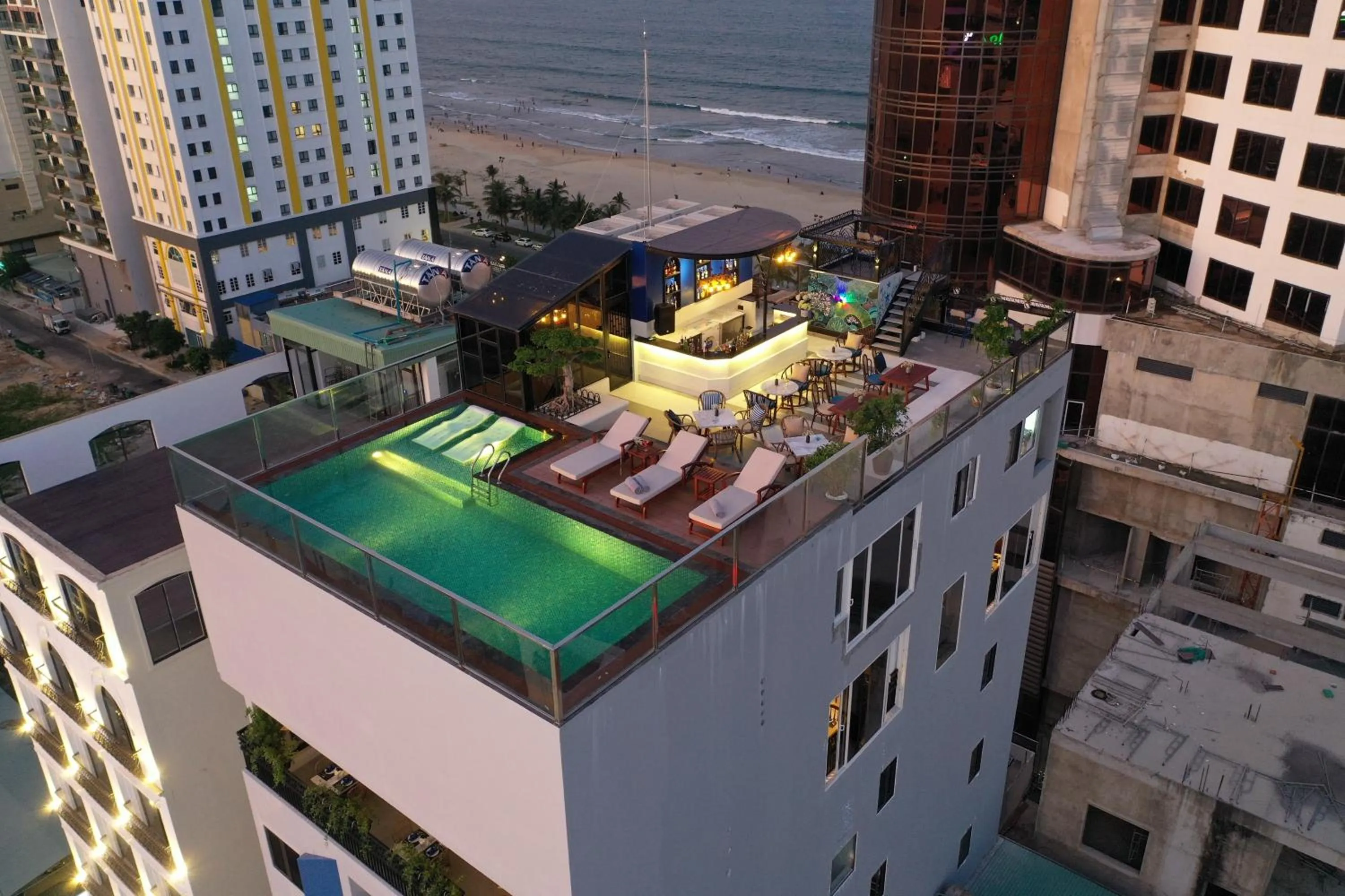 Pool view in Sofiana My Khe Hotel & Spa - Rooftop Pool Bar - Free Craft Beer and 20 minute Spa per Room