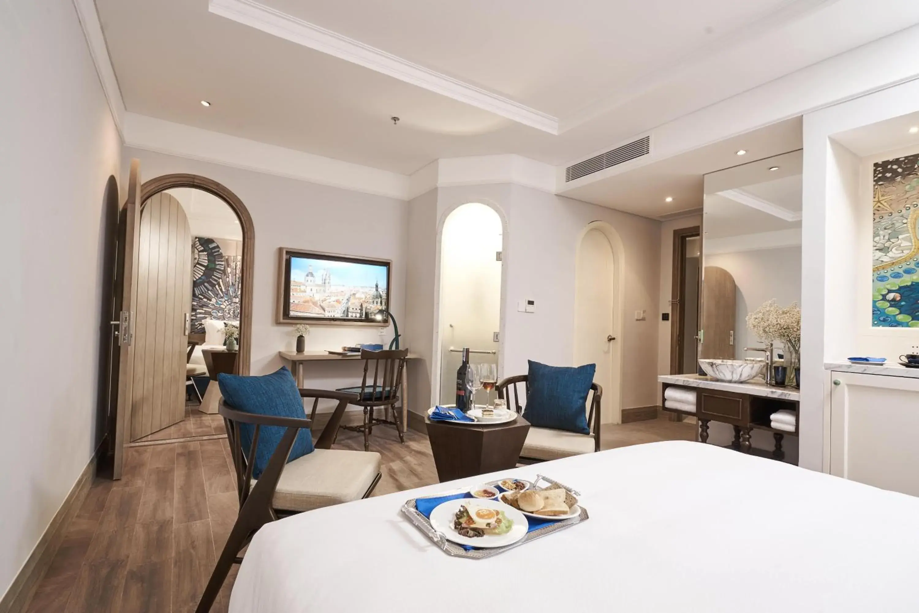 Deluxe Double Room in Sofiana My Khe Hotel & Spa- Rooftop Pool Bar Deluxe Double Room in Sofiana My Khe Hotel & Spa- Rooftop Pool Bar