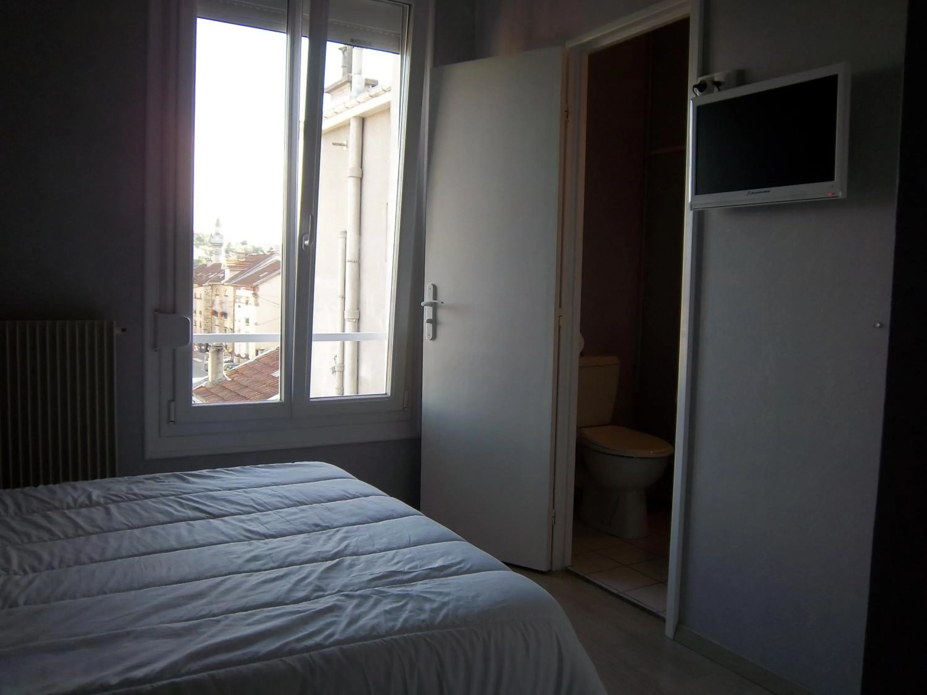 Bedroom, Bed in Hotel Le Colbert epernay