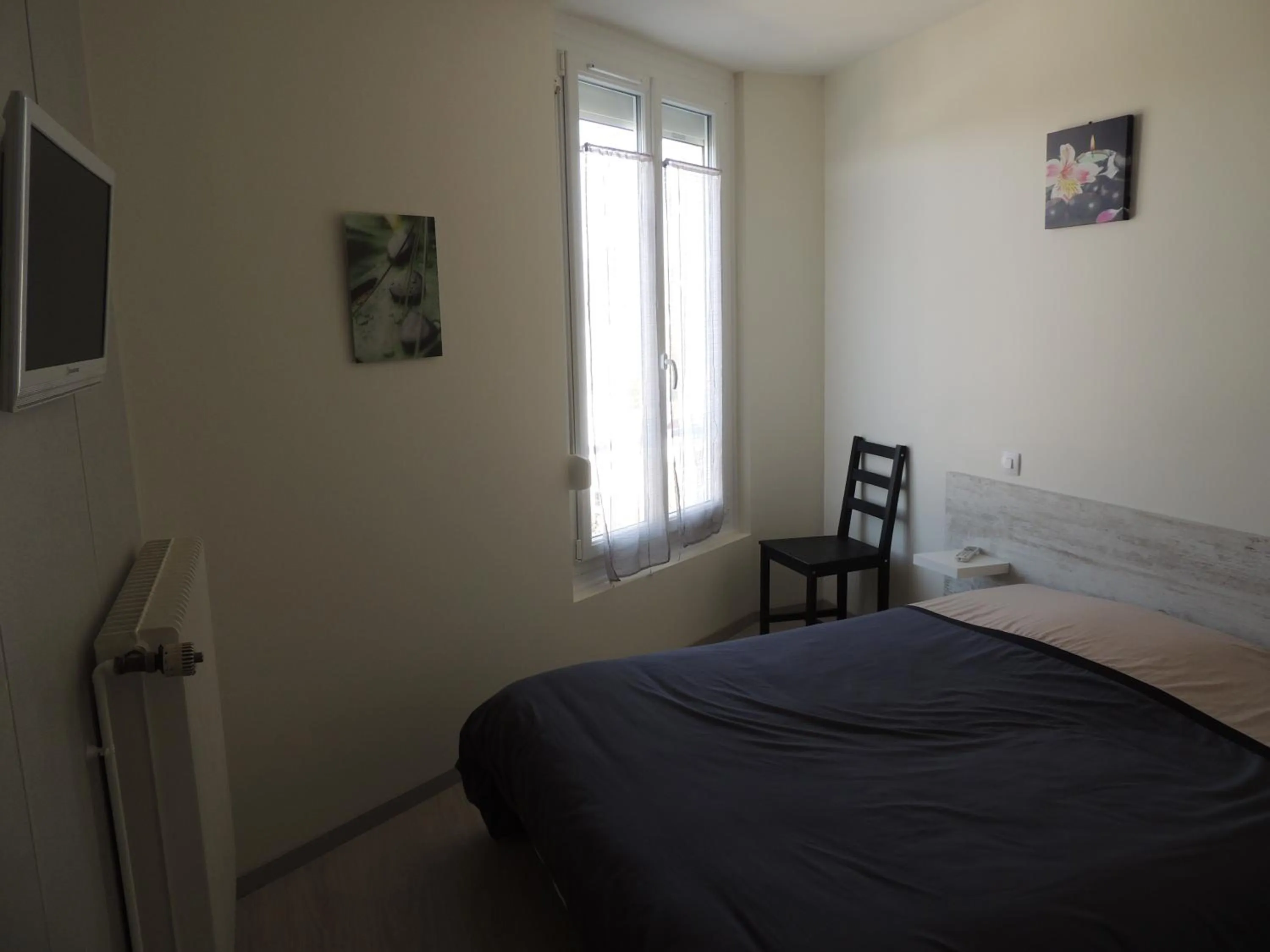 Bedroom, Bed in Hotel Le Colbert epernay