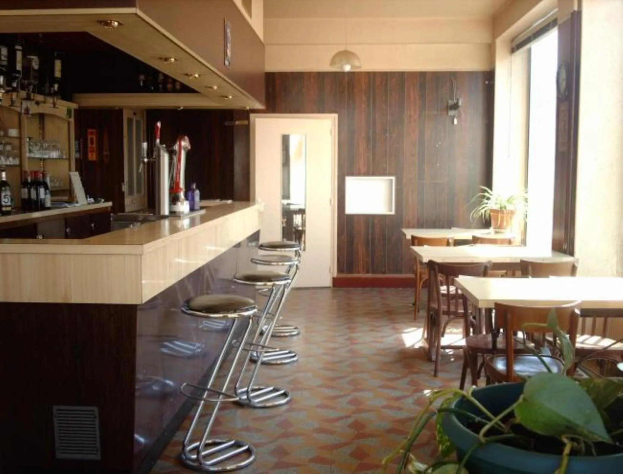 Lounge or bar in Hotel Le Colbert epernay