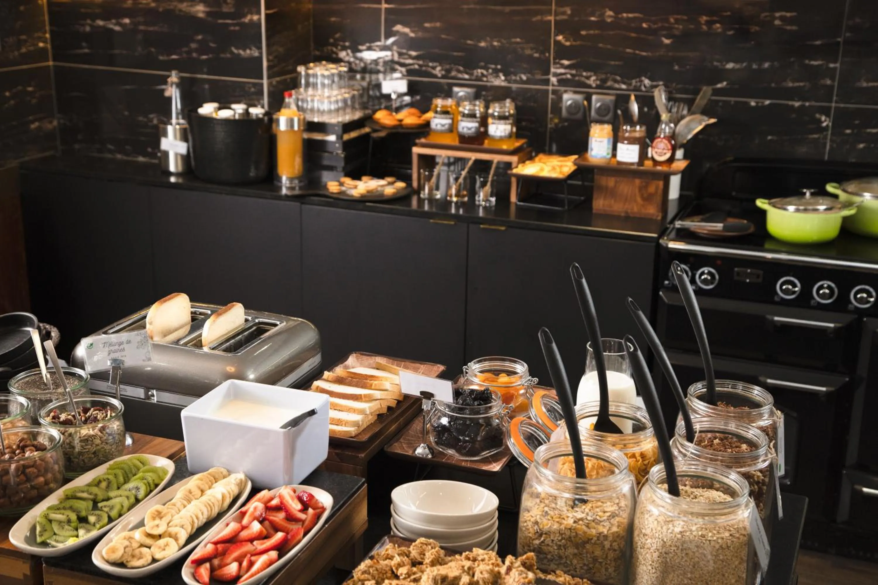 Breakfast in Mercure Nancy Centre Place Stanislas