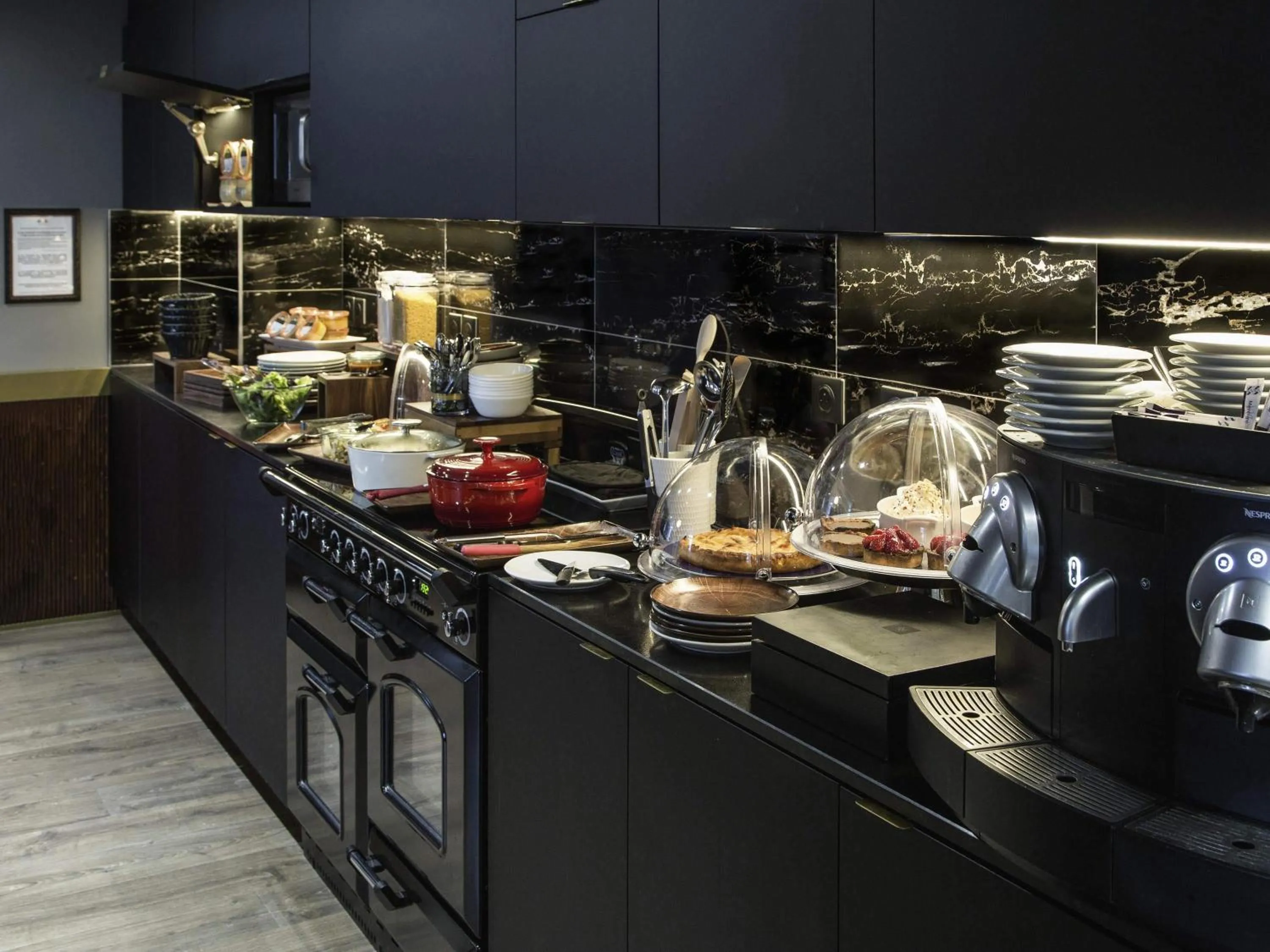 Lounge or bar in Mercure Nancy Centre Place Stanislas