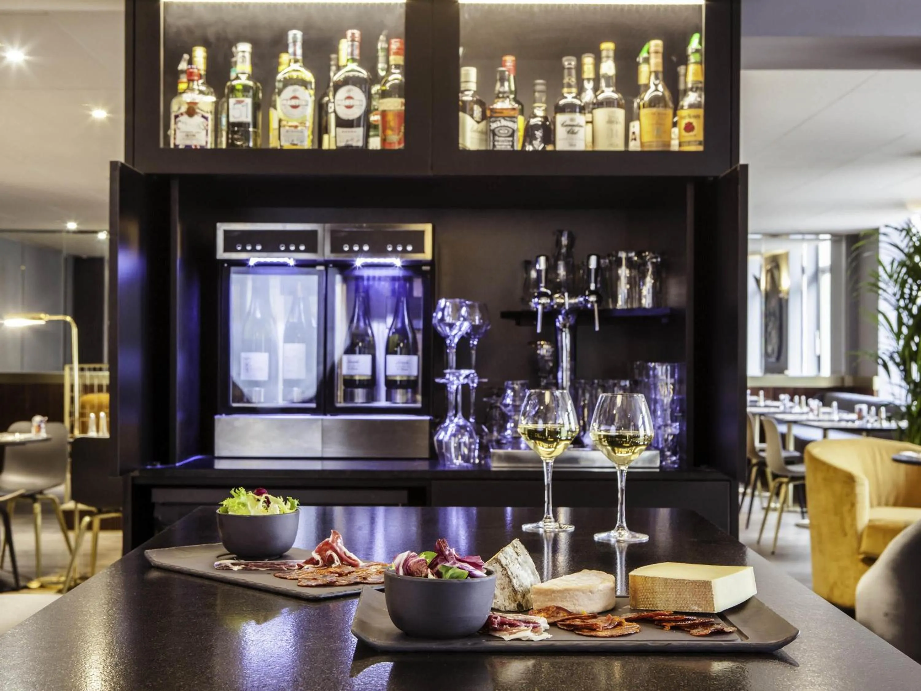 Lounge or bar in Mercure Nancy Centre Place Stanislas