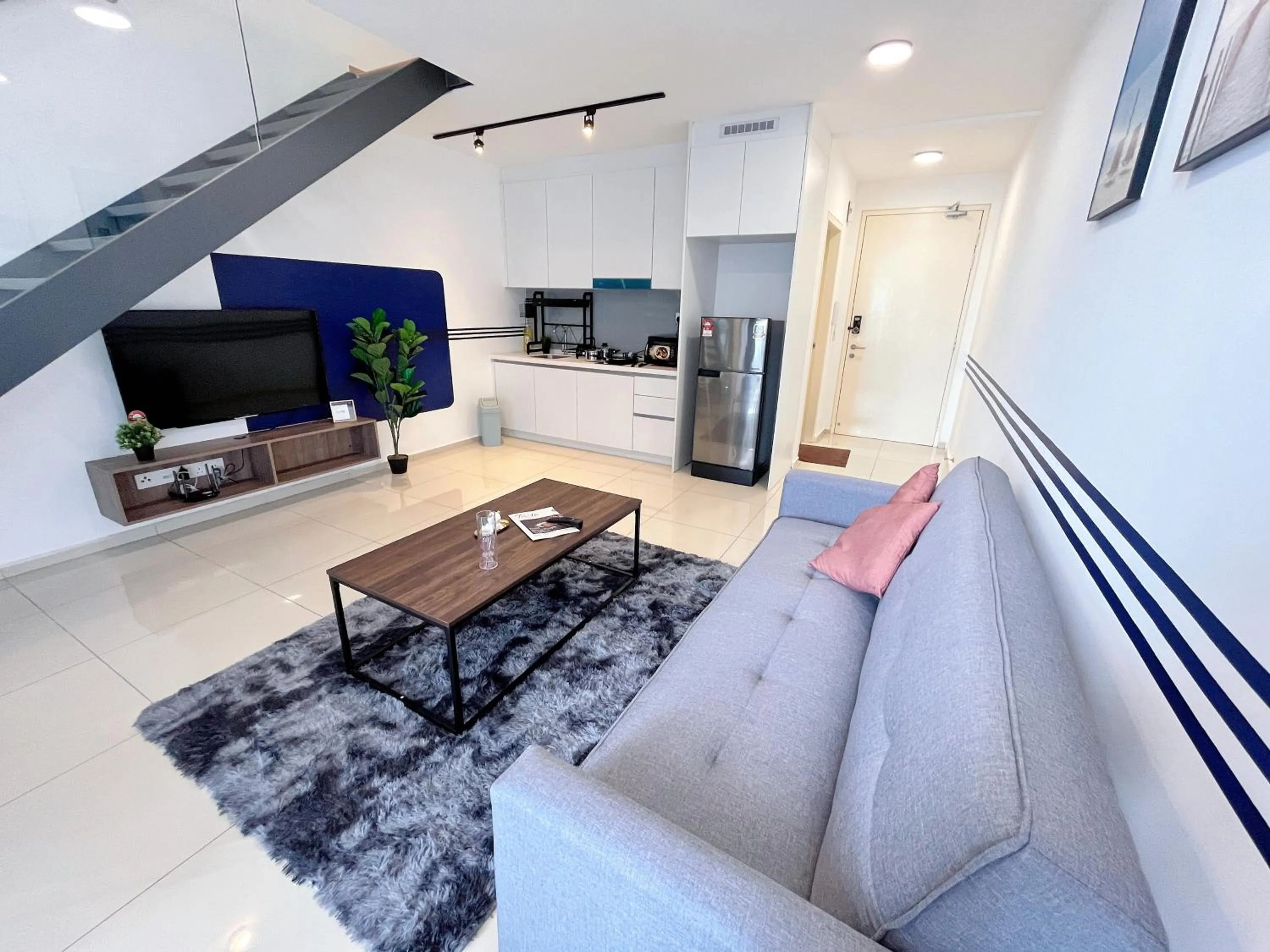 TV and multimedia in EkoCheras Suite by MOKA