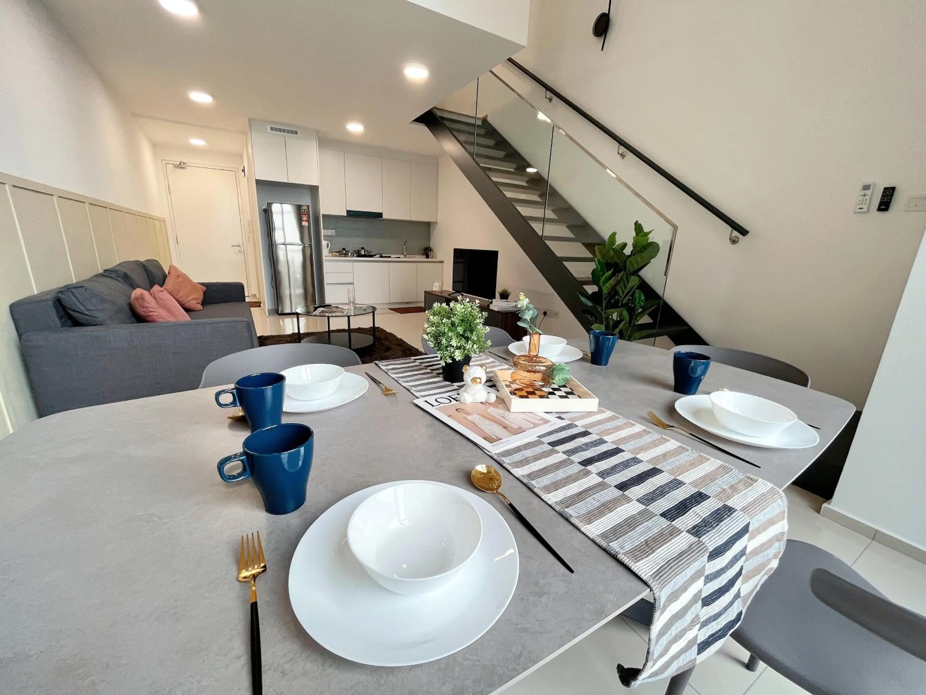 Dining area in EkoCheras Suite by MOKA