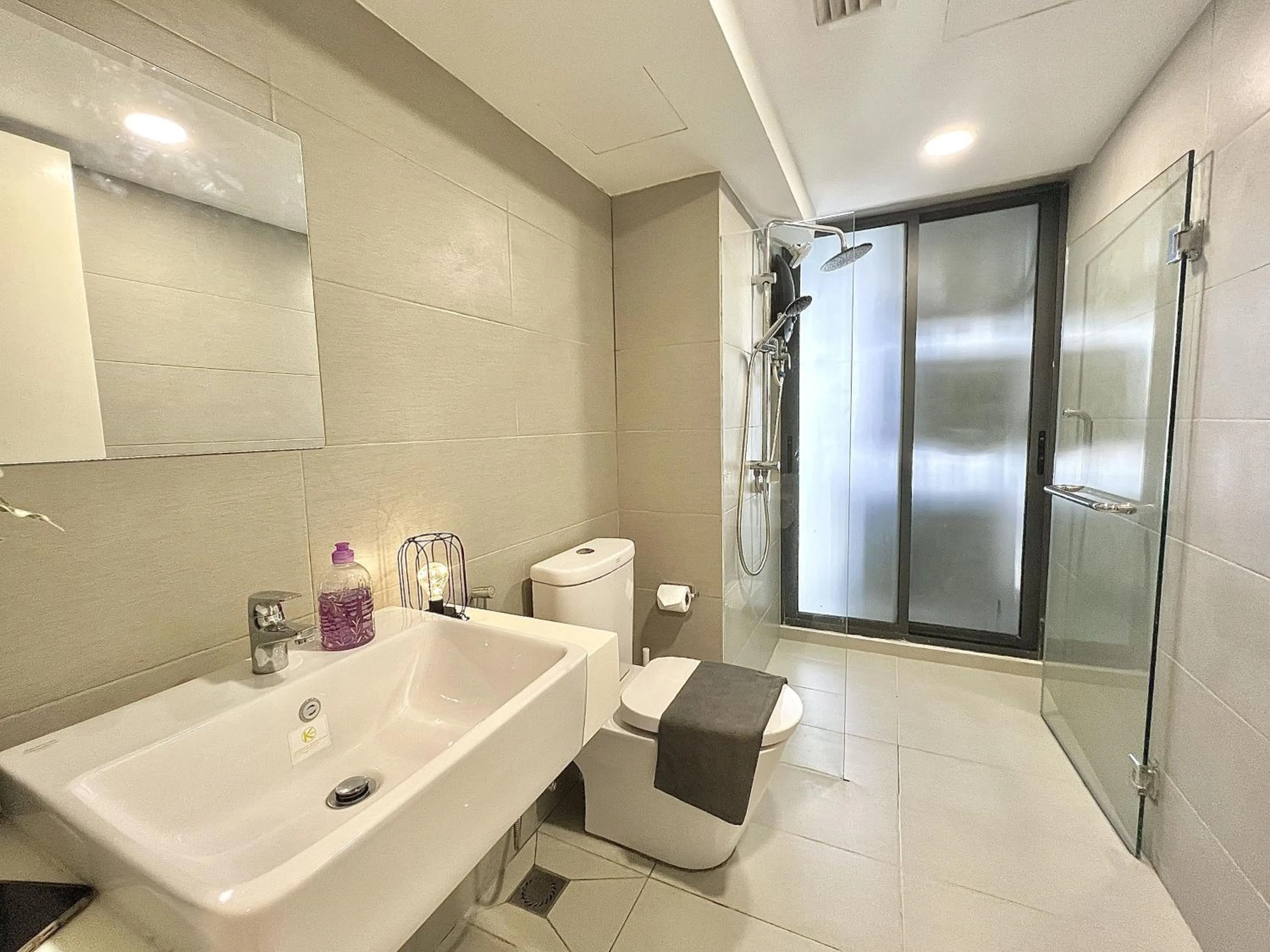 Bathroom in EkoCheras Suite by MOKA