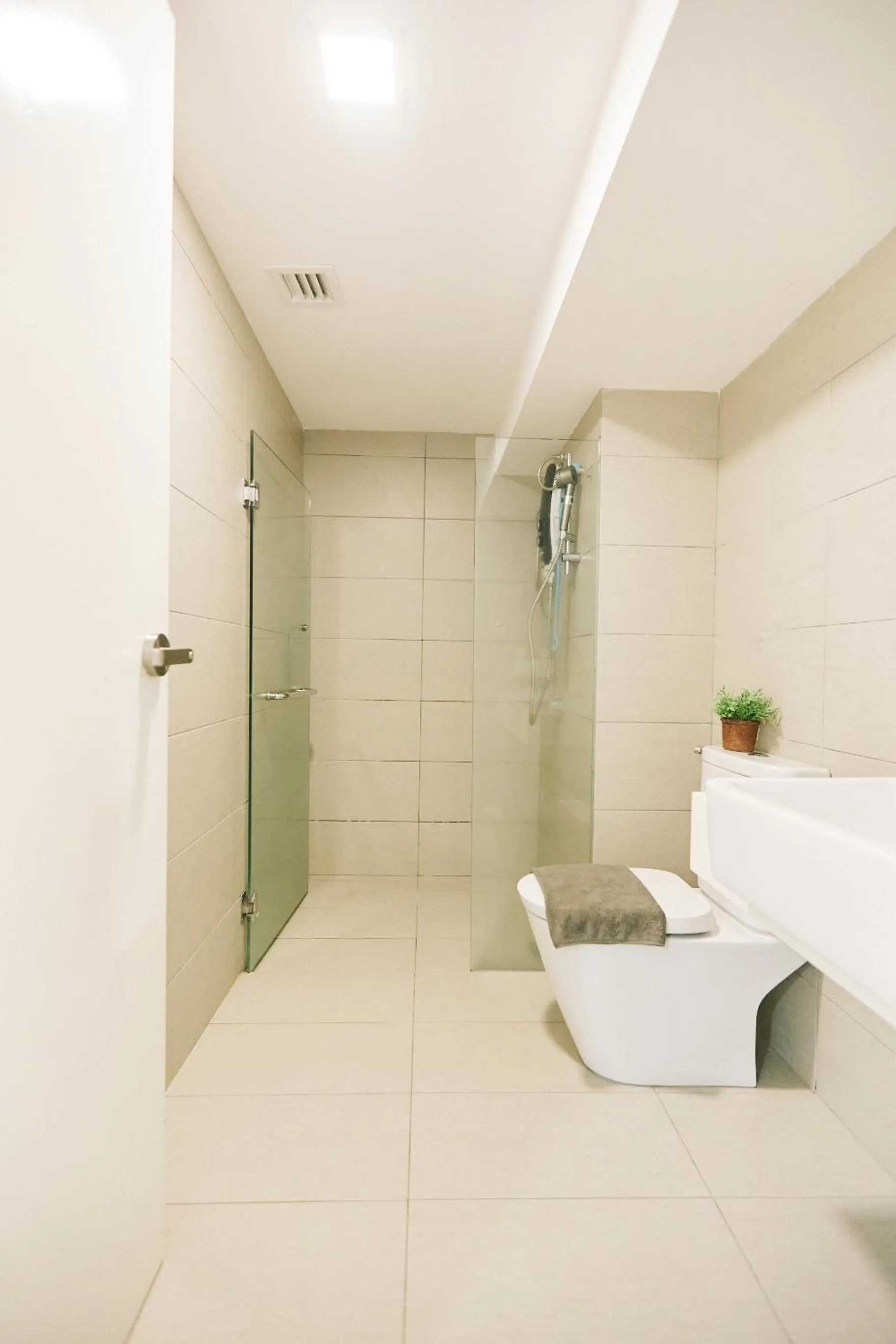 Shower in EkoCheras Suite by MOKA