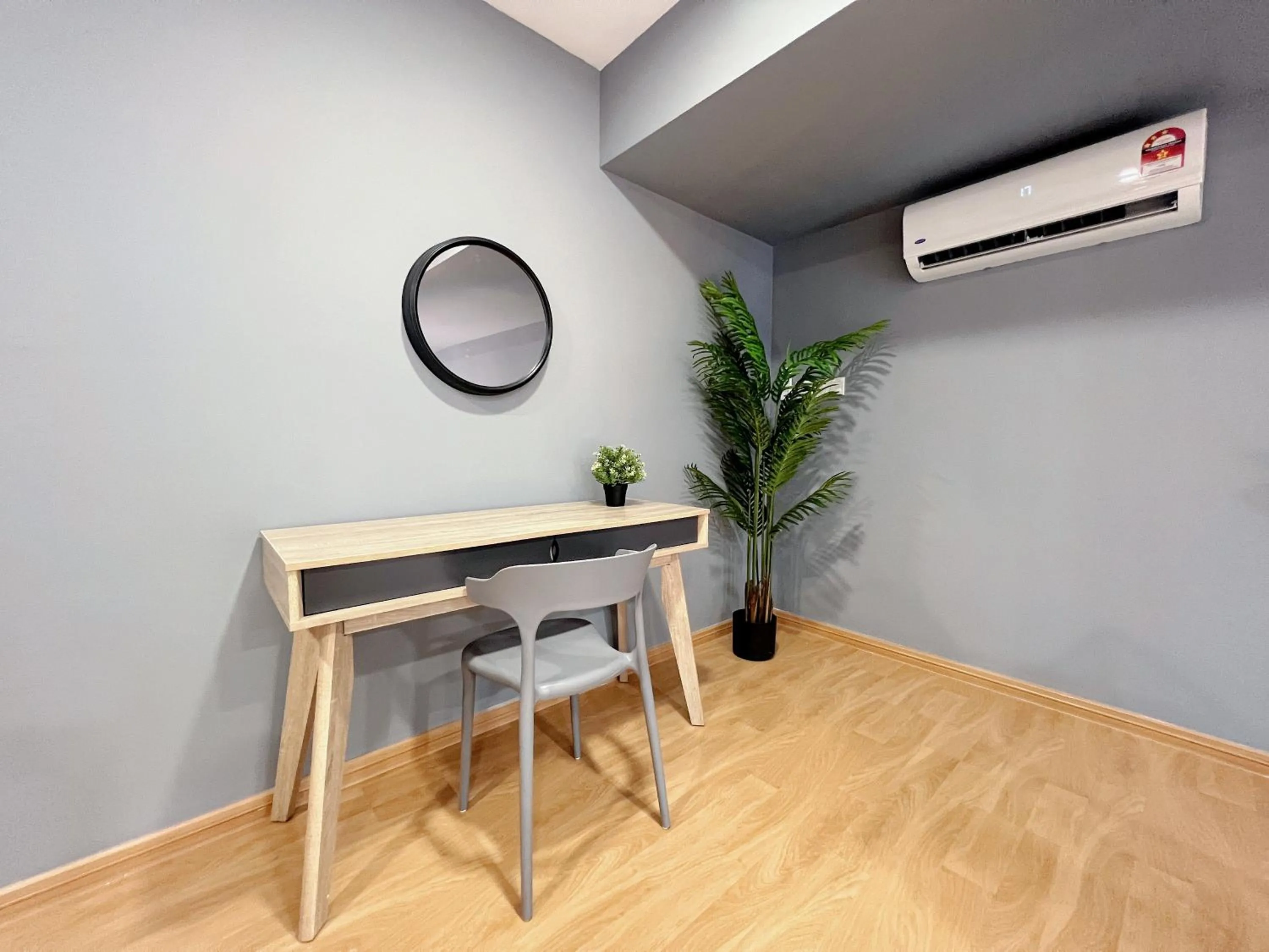 hair dresser in EkoCheras Suite by MOKA