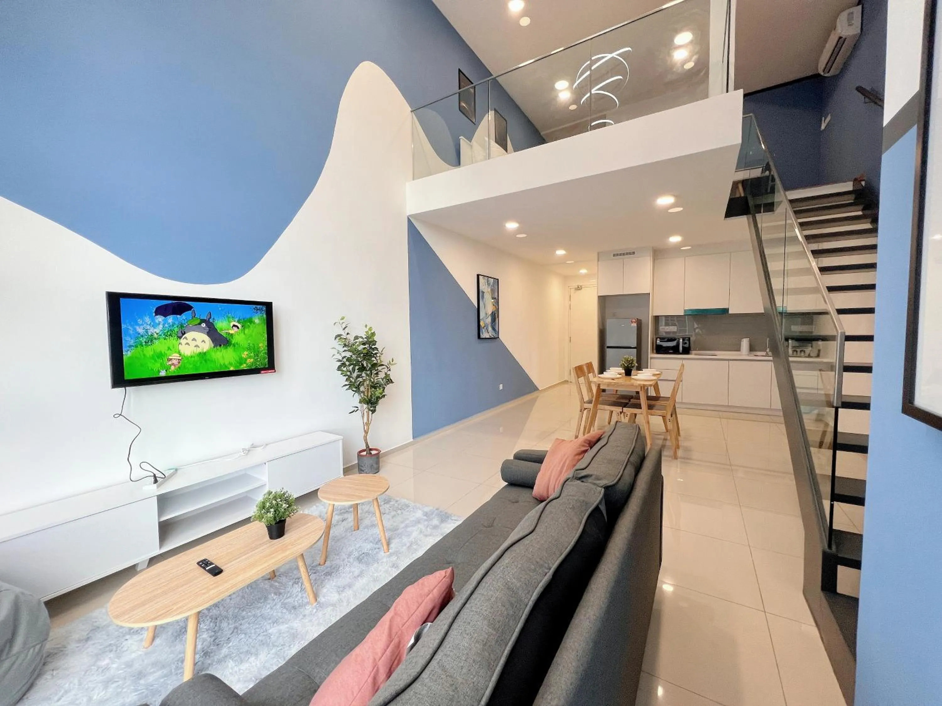 TV and multimedia in EkoCheras Suite by MOKA