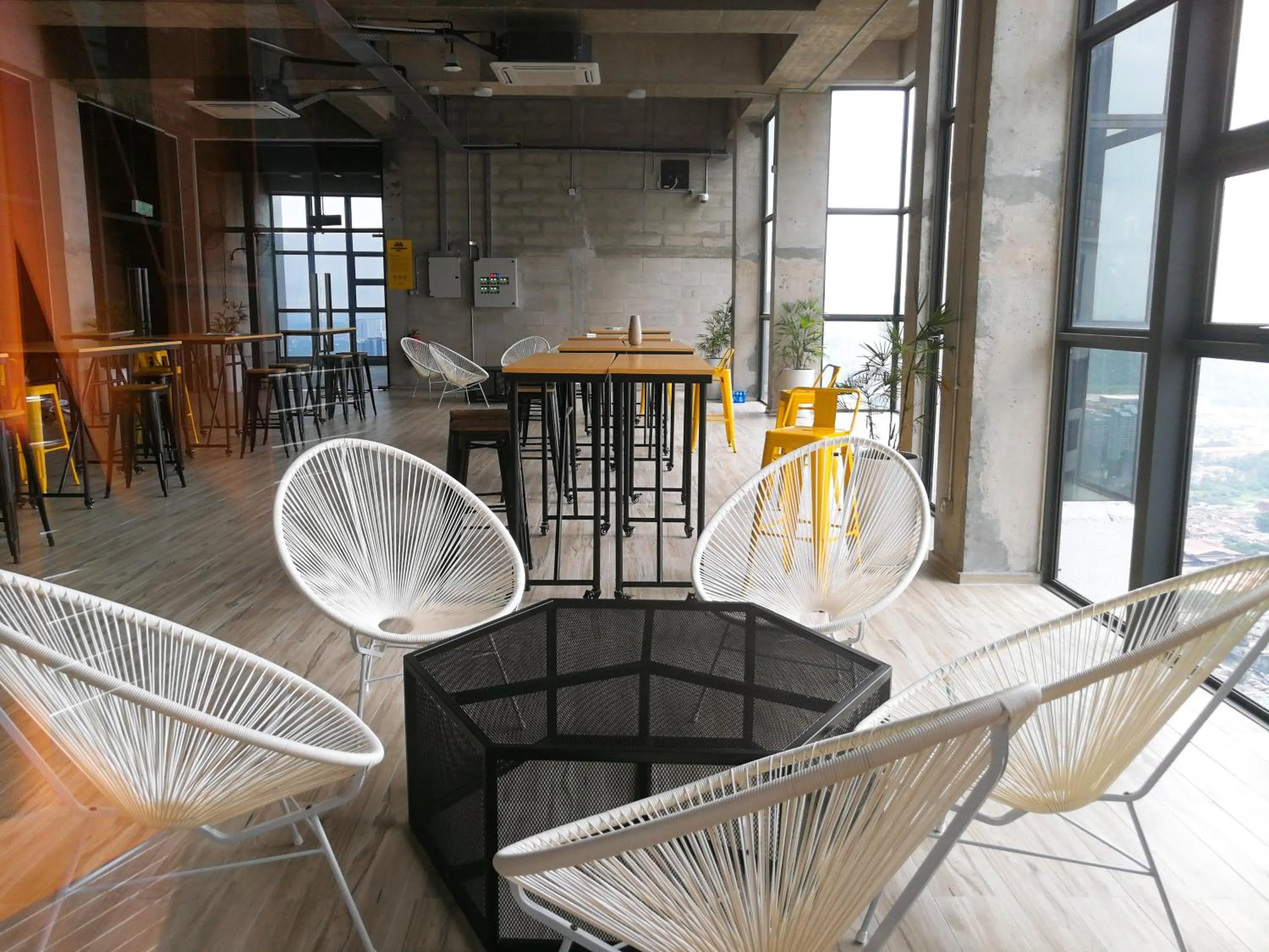 Meeting/conference room in EkoCheras Suite by MOKA