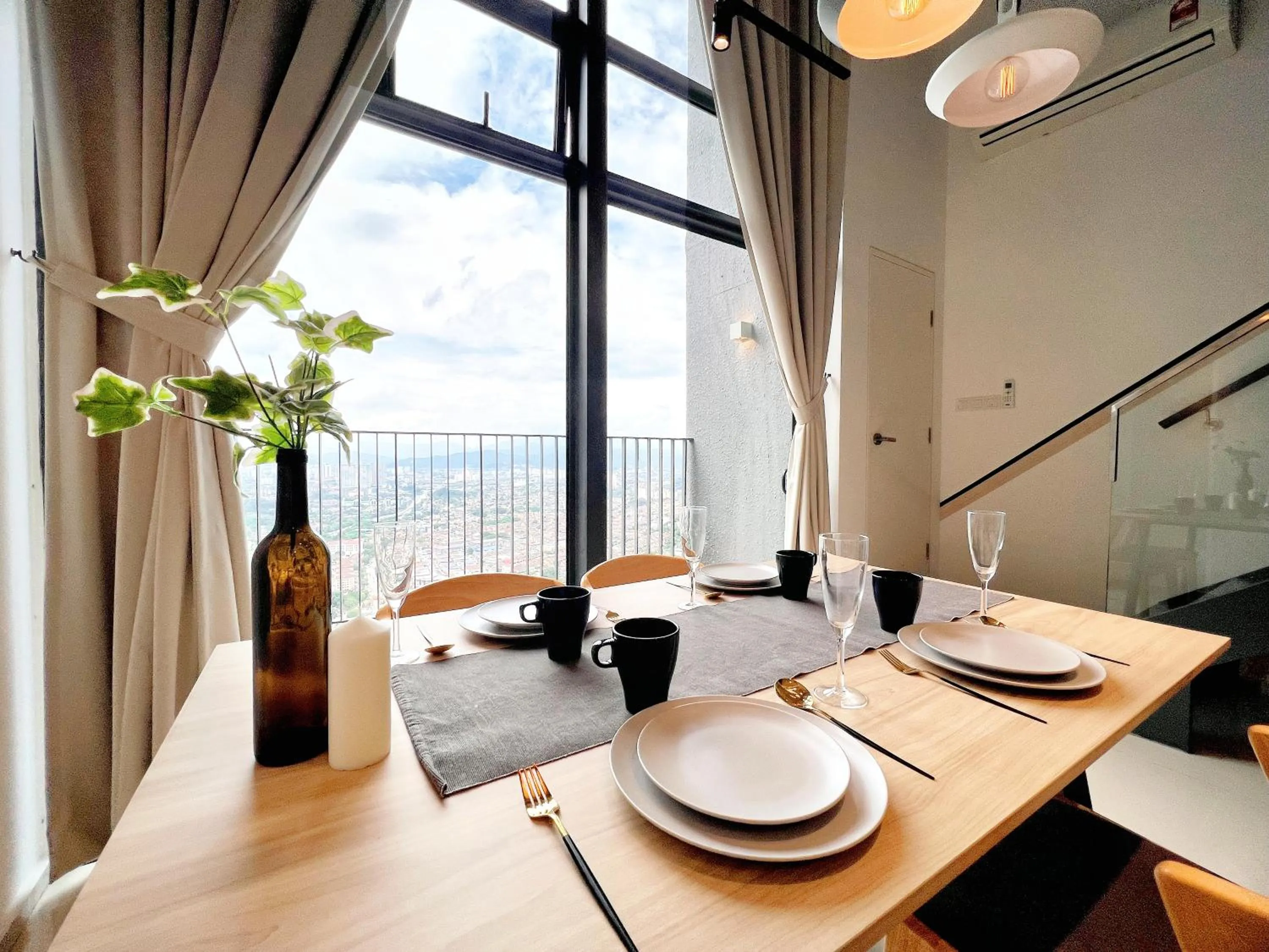 Dining area in EkoCheras Suite by MOKA