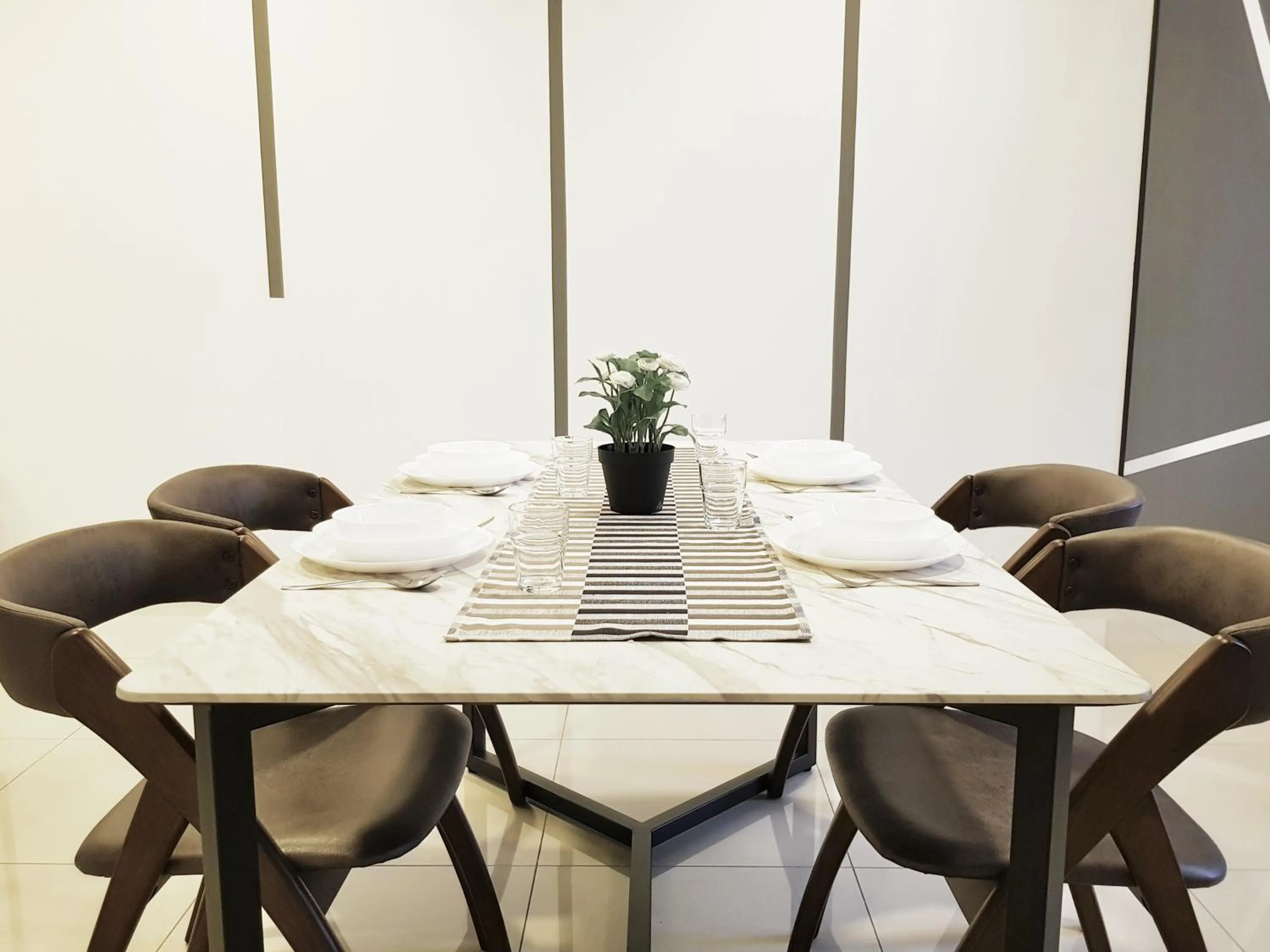 Dining area in EkoCheras Suite by MOKA