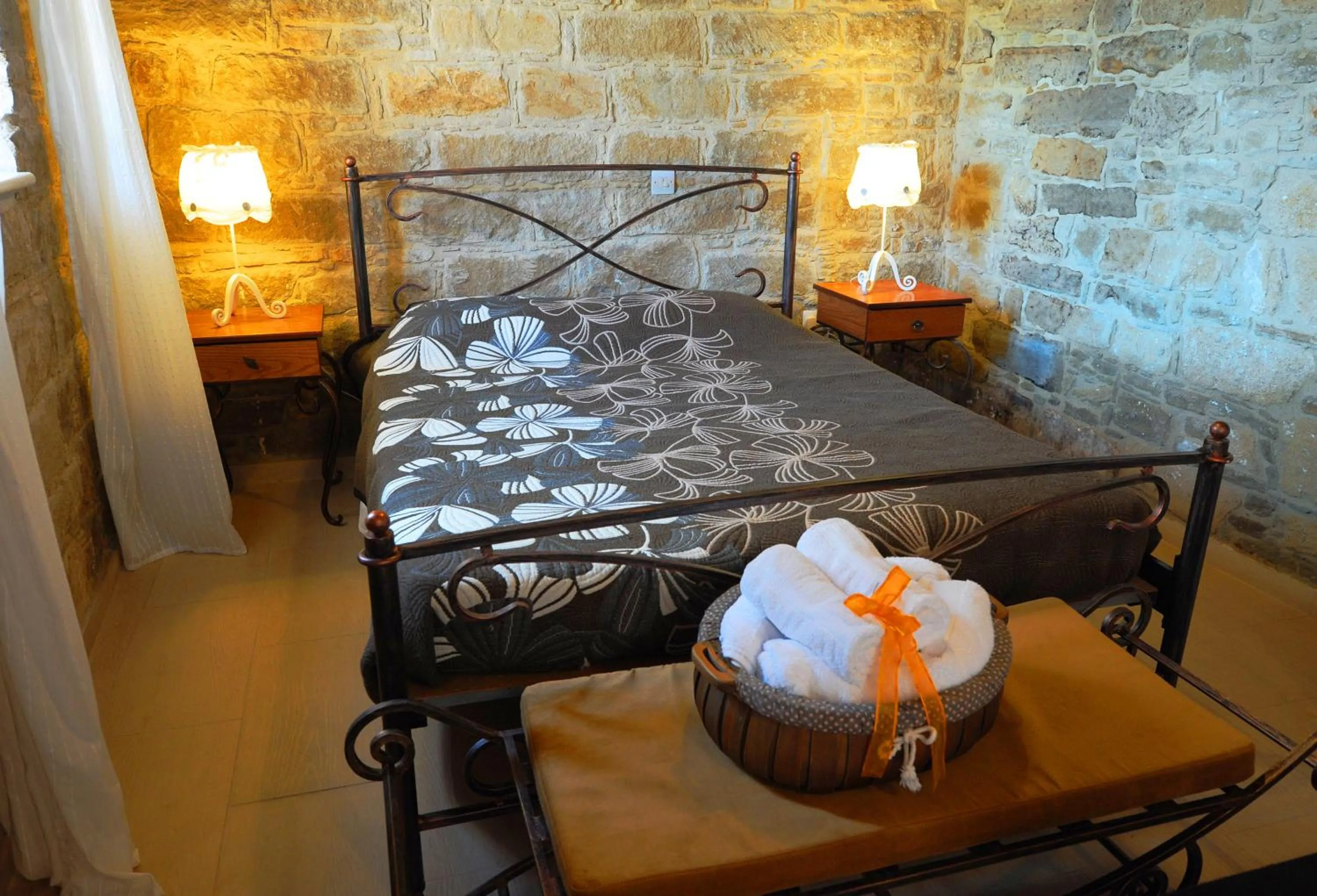 Bedroom, Bed in Esperando