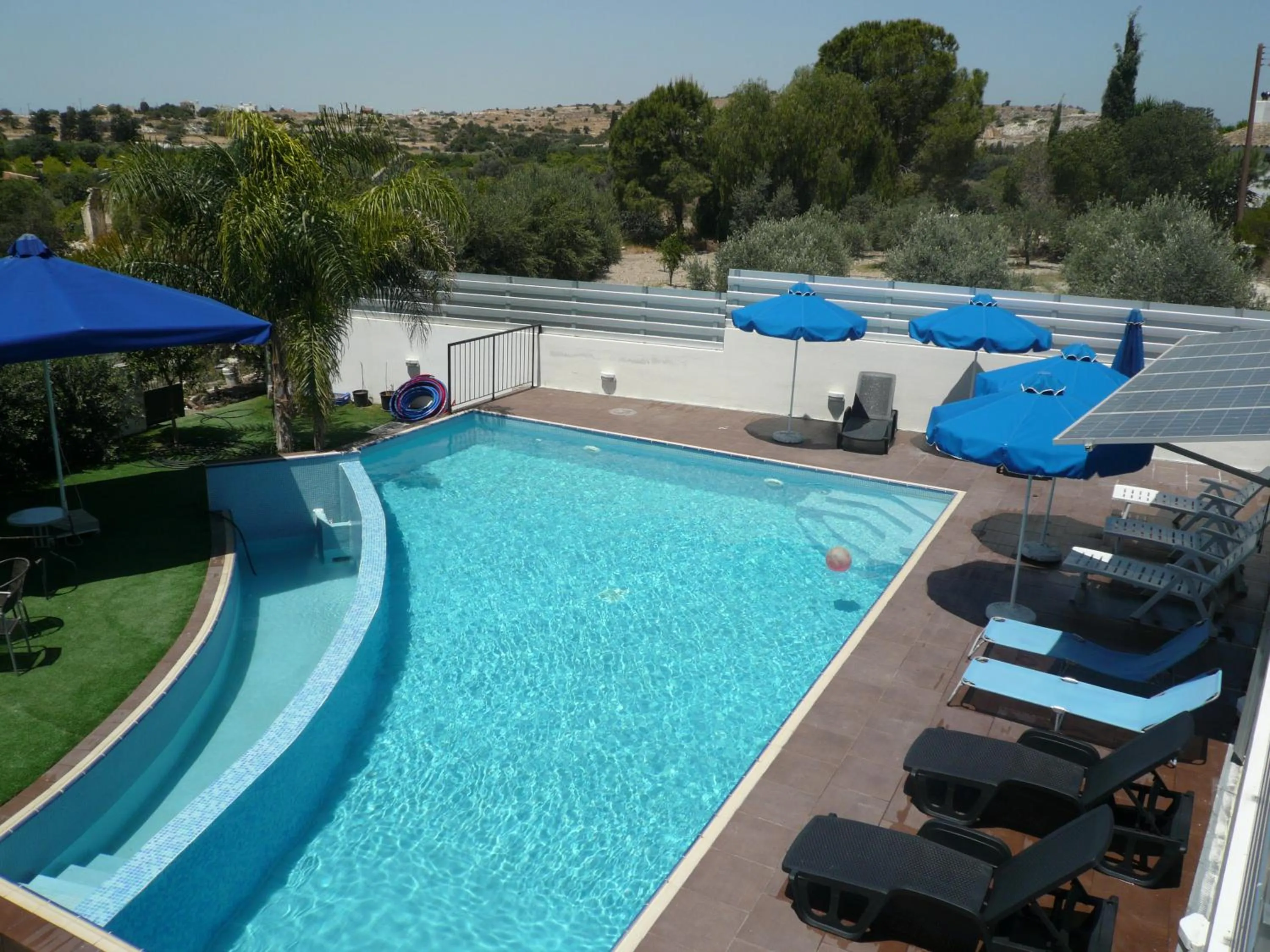 Swimming pool in Esperando