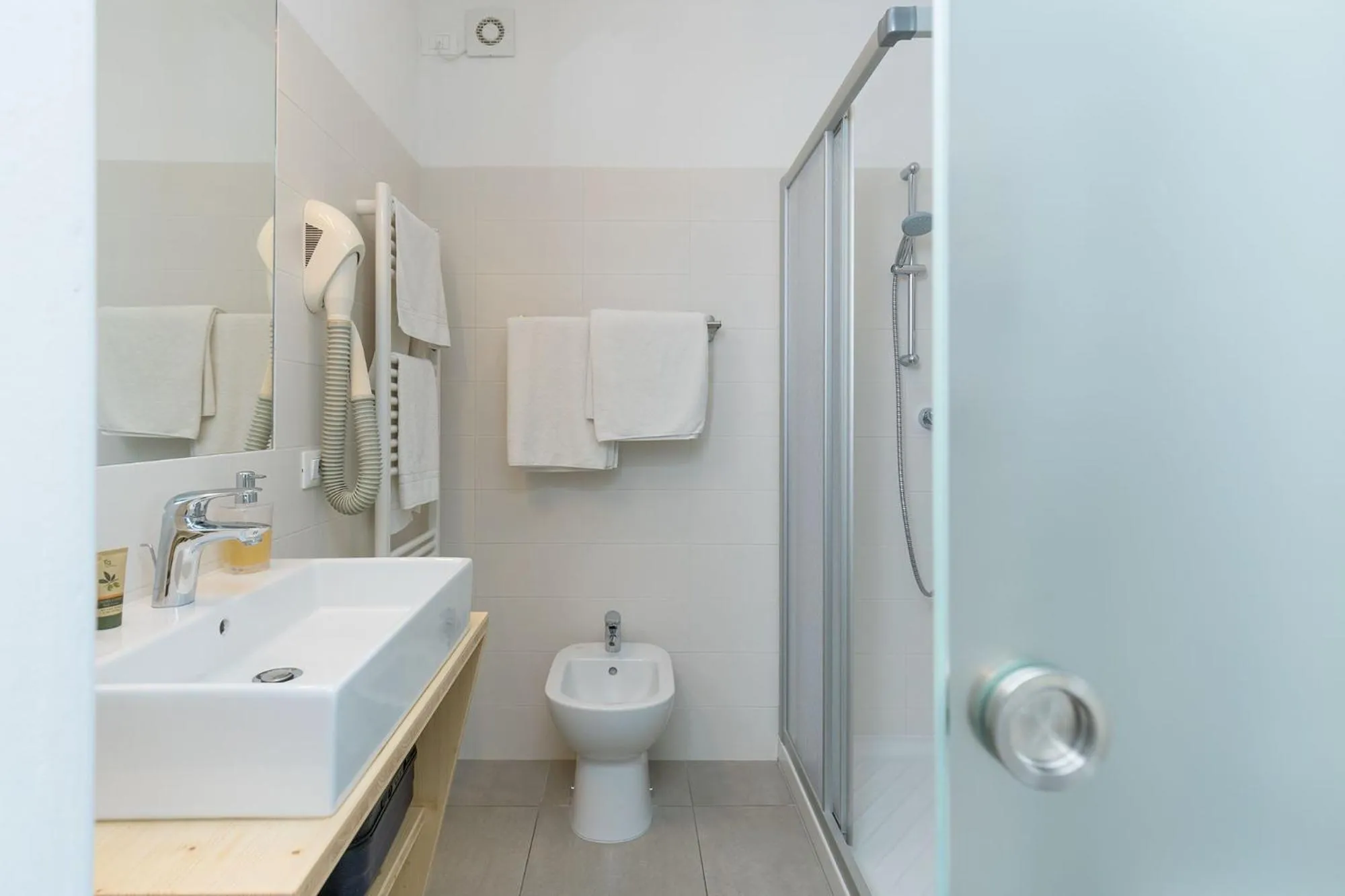 Shower in Hotel Villa Carmen