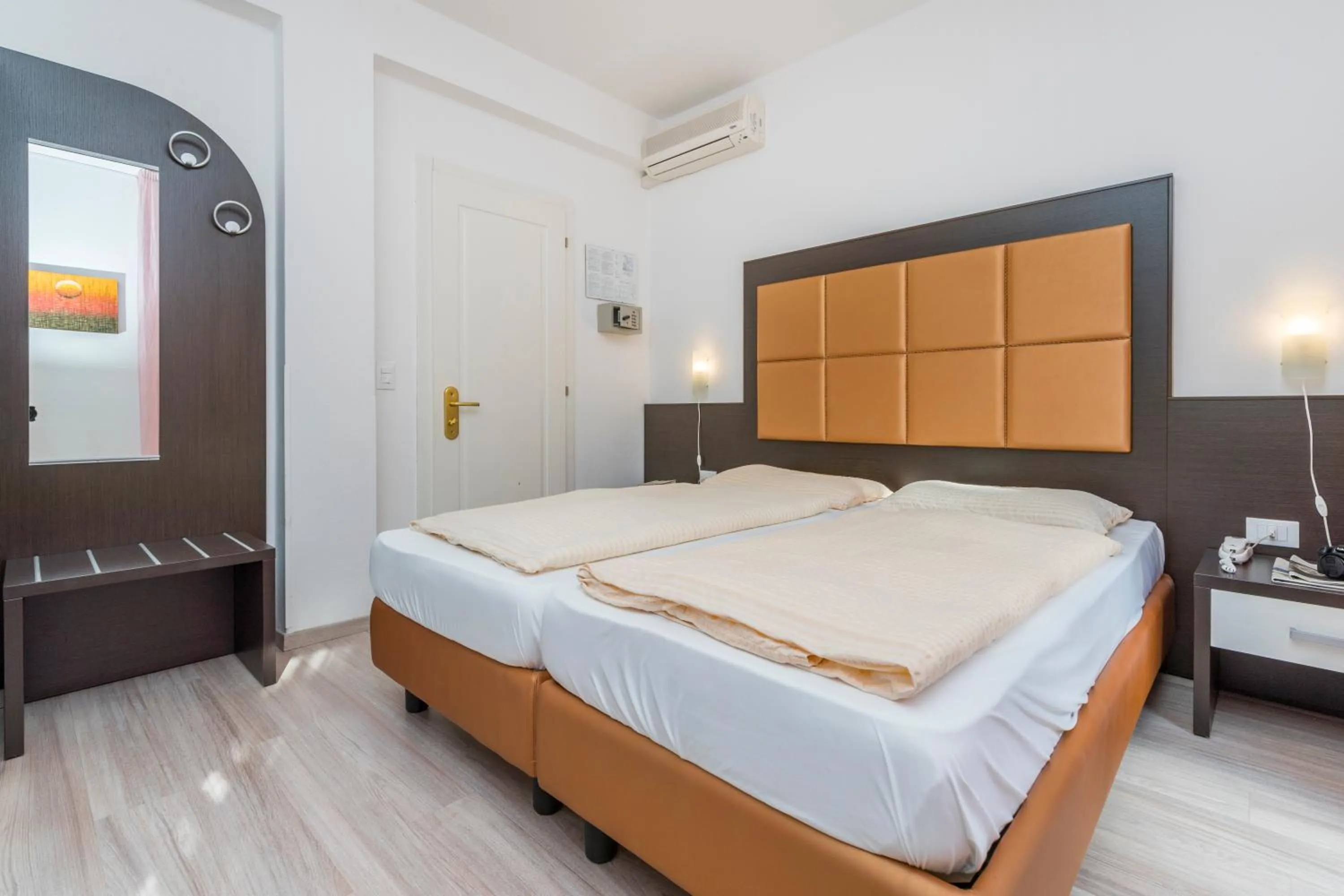 Photo of the whole room, Bed in Hotel Villa Carmen