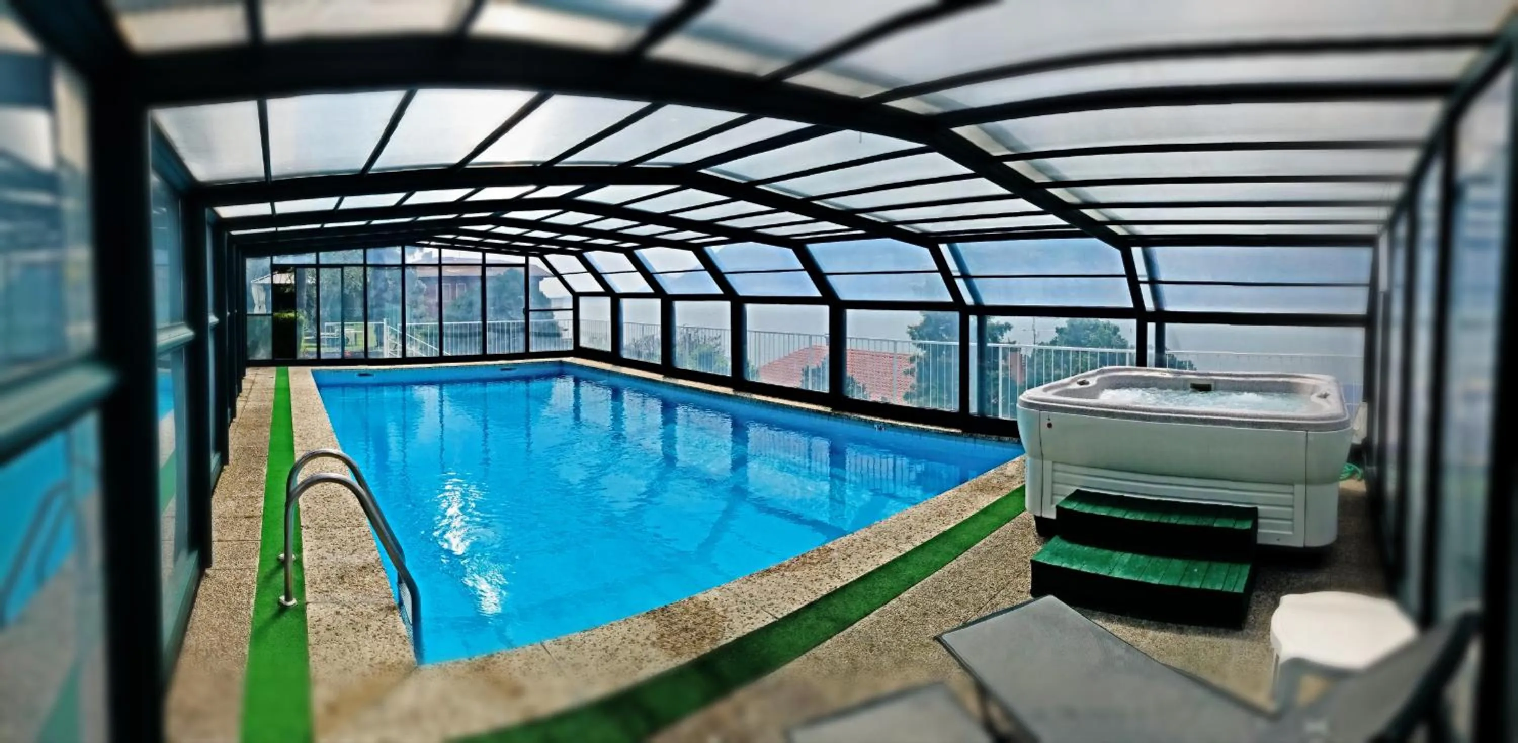 Pool view in Hotel Villa Carmen