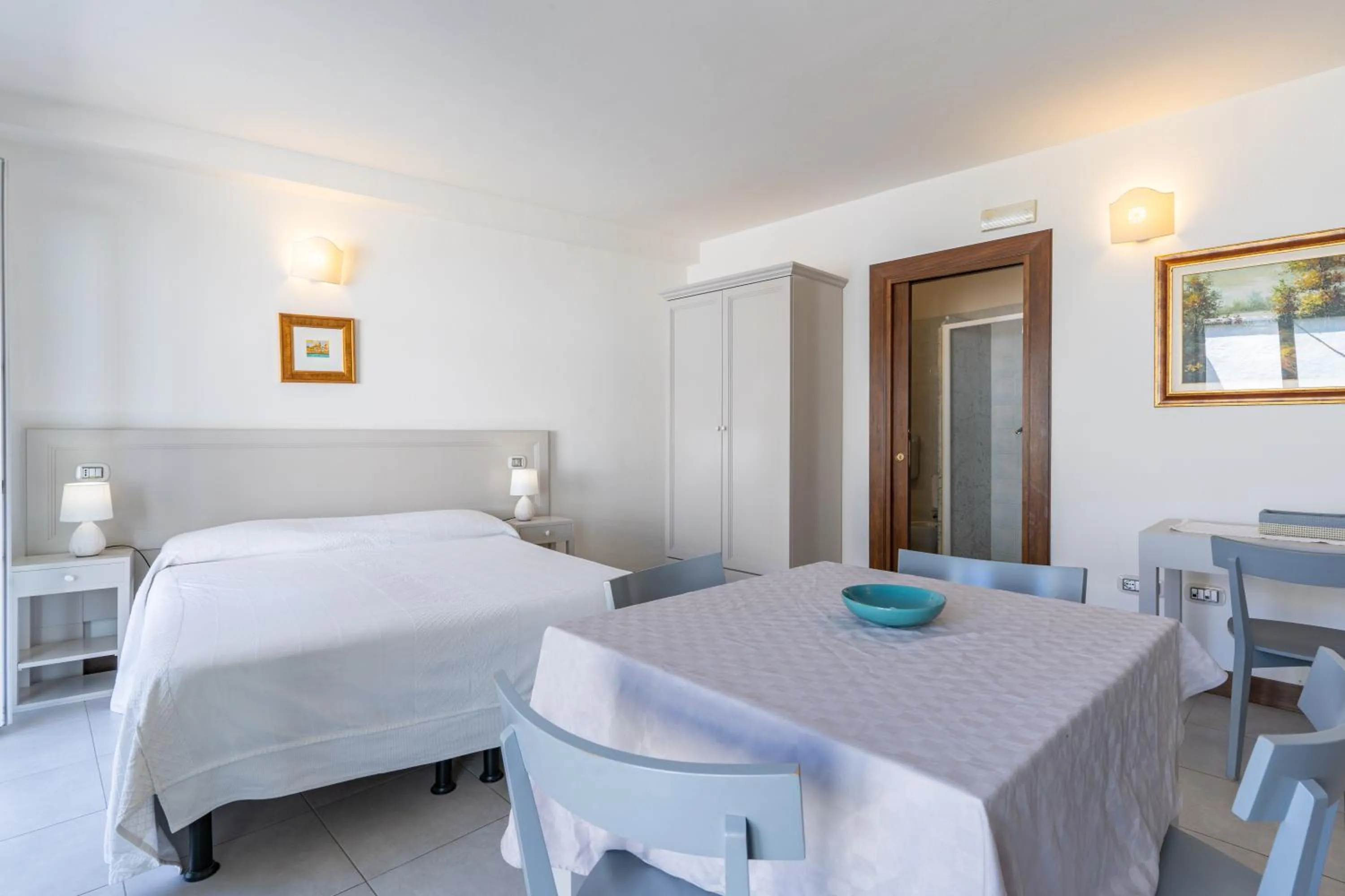 Bed in Albergo Residenziale La Corte