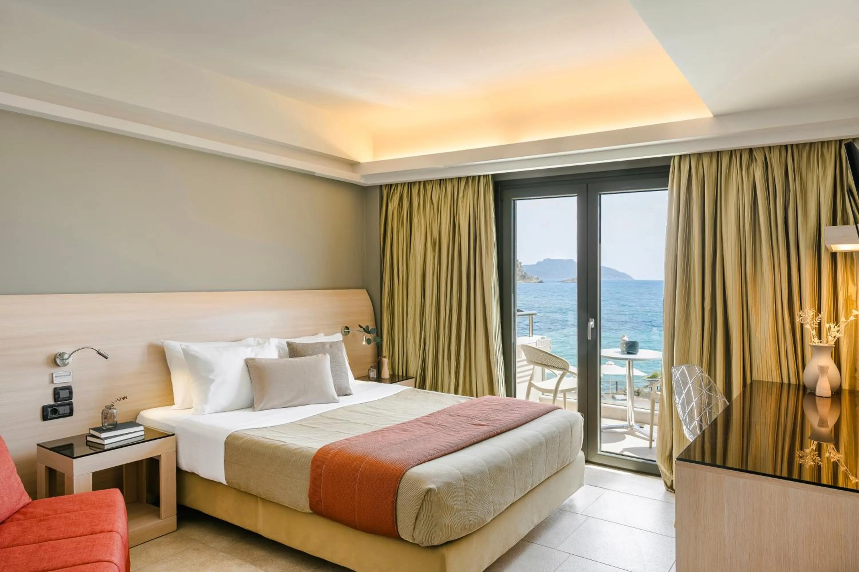 Bed in Alas Resort & Spa