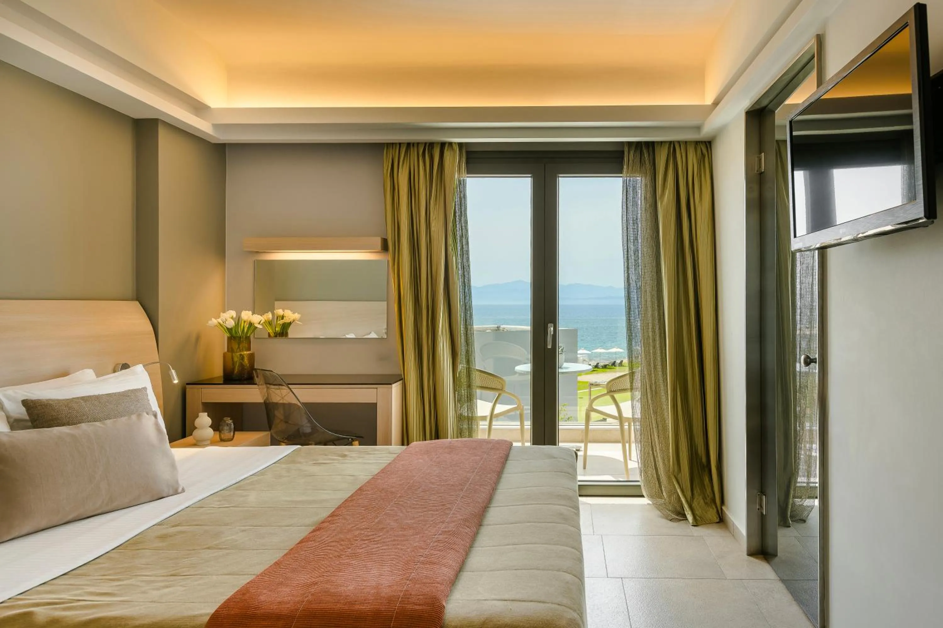 Bed in Alas Resort & Spa