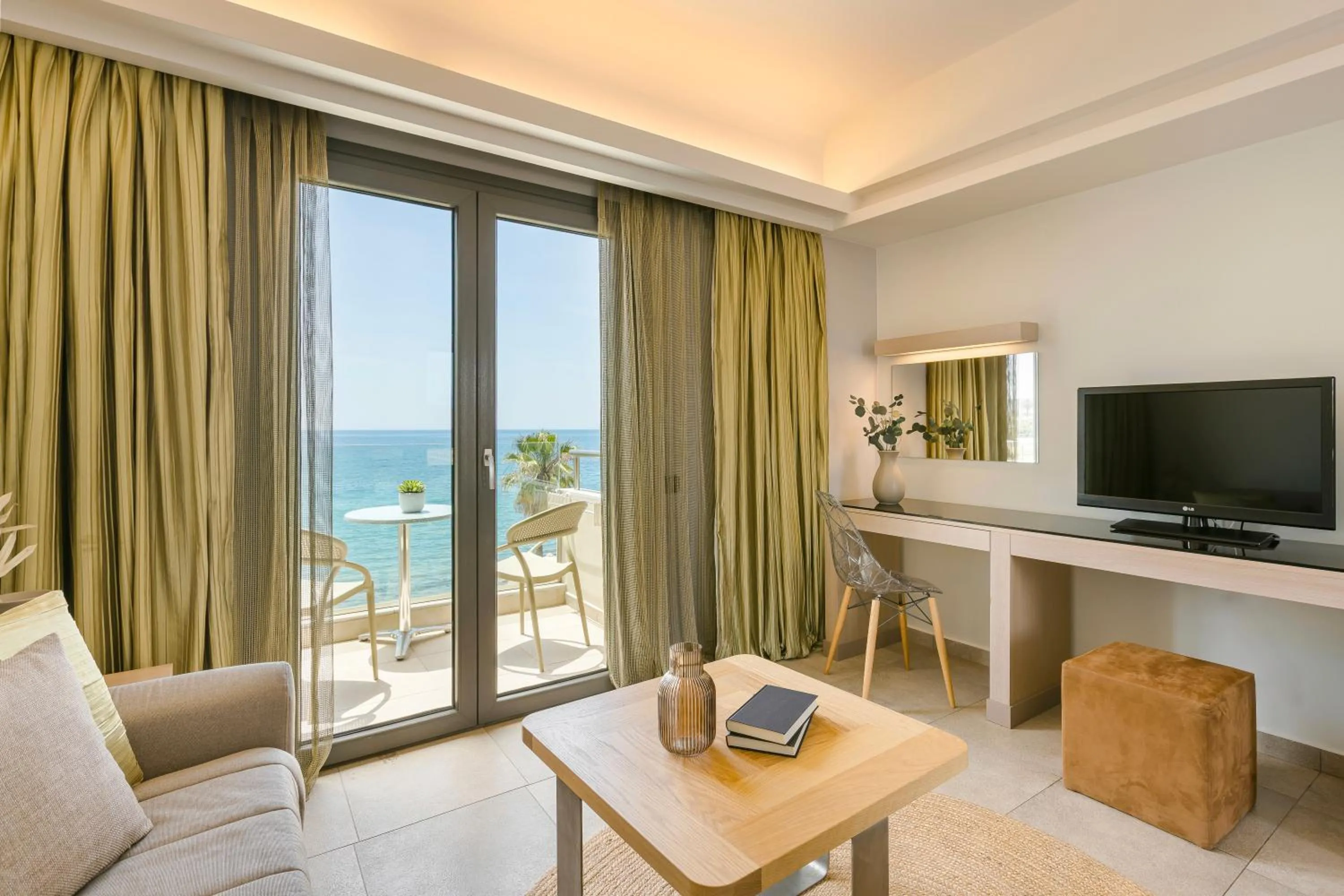 Seating area in Alas Resort & Spa