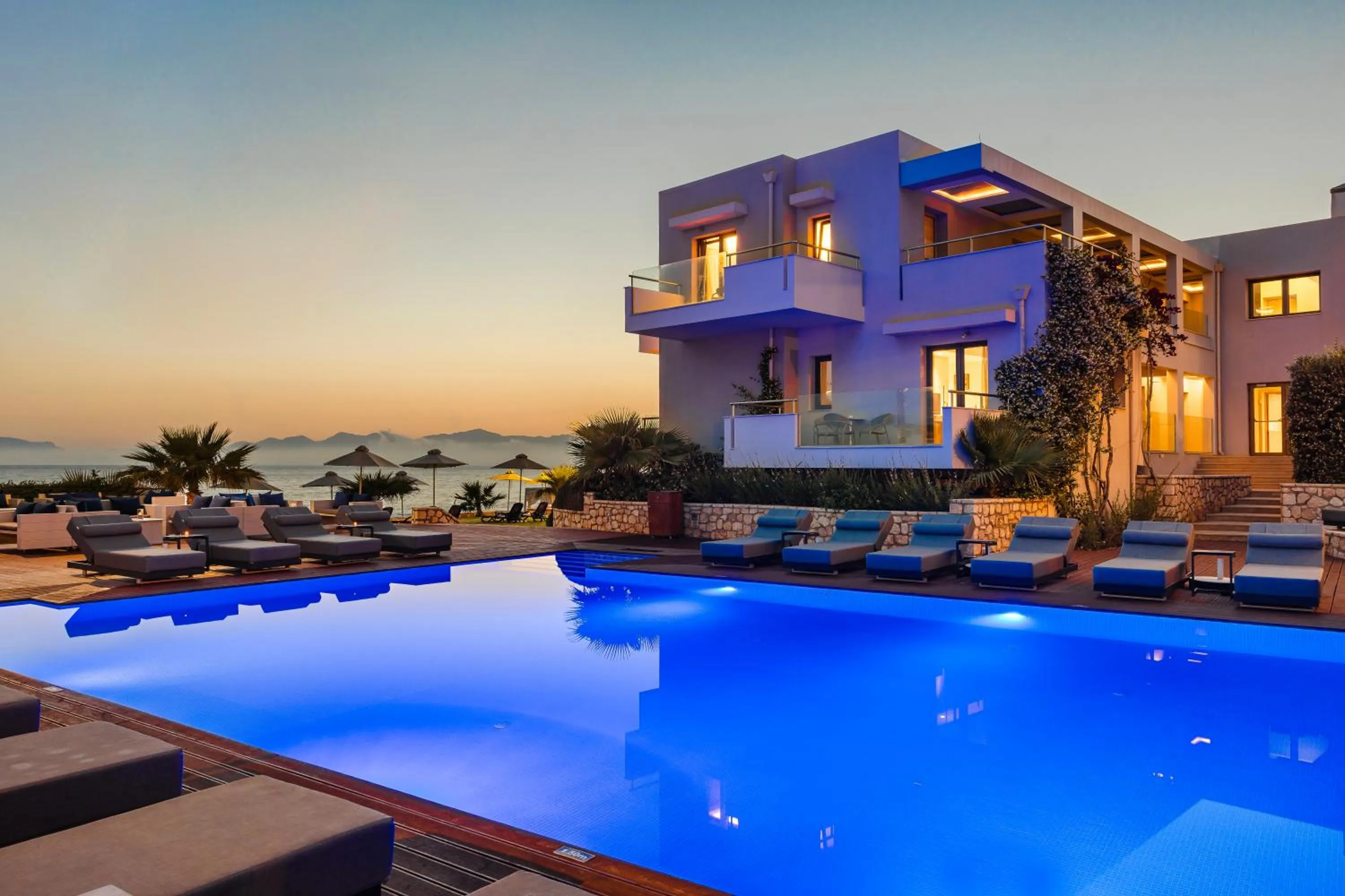 Swimming pool in Alas Resort & Spa