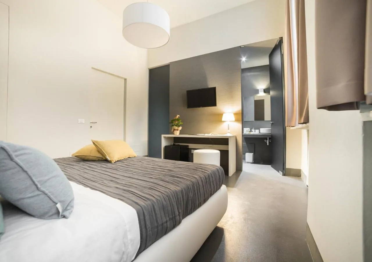 Bathroom, Bed in LUCUS Exclusive Bed and Breakfast