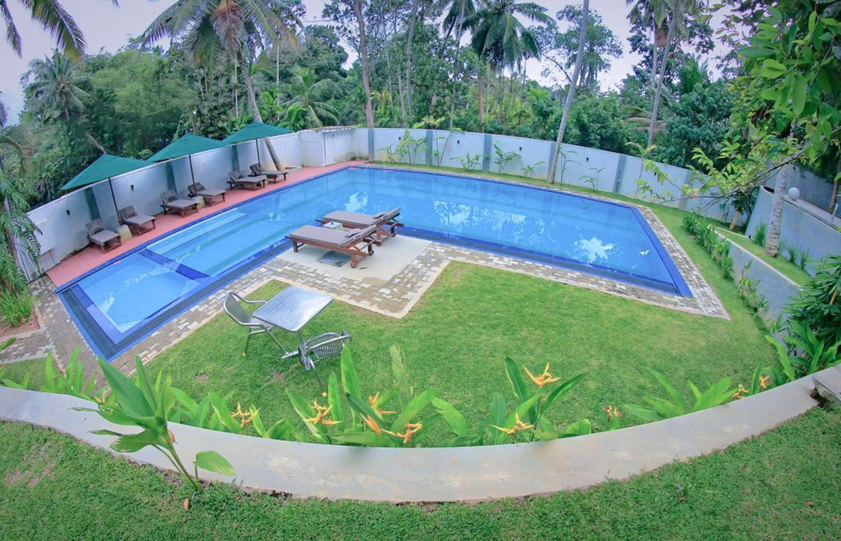 Swimming pool in Green Residencies