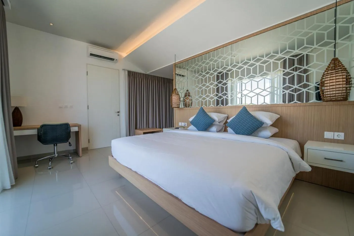 Photo of the whole room, Bed in Ola Villas at Uluwatu Pecatu