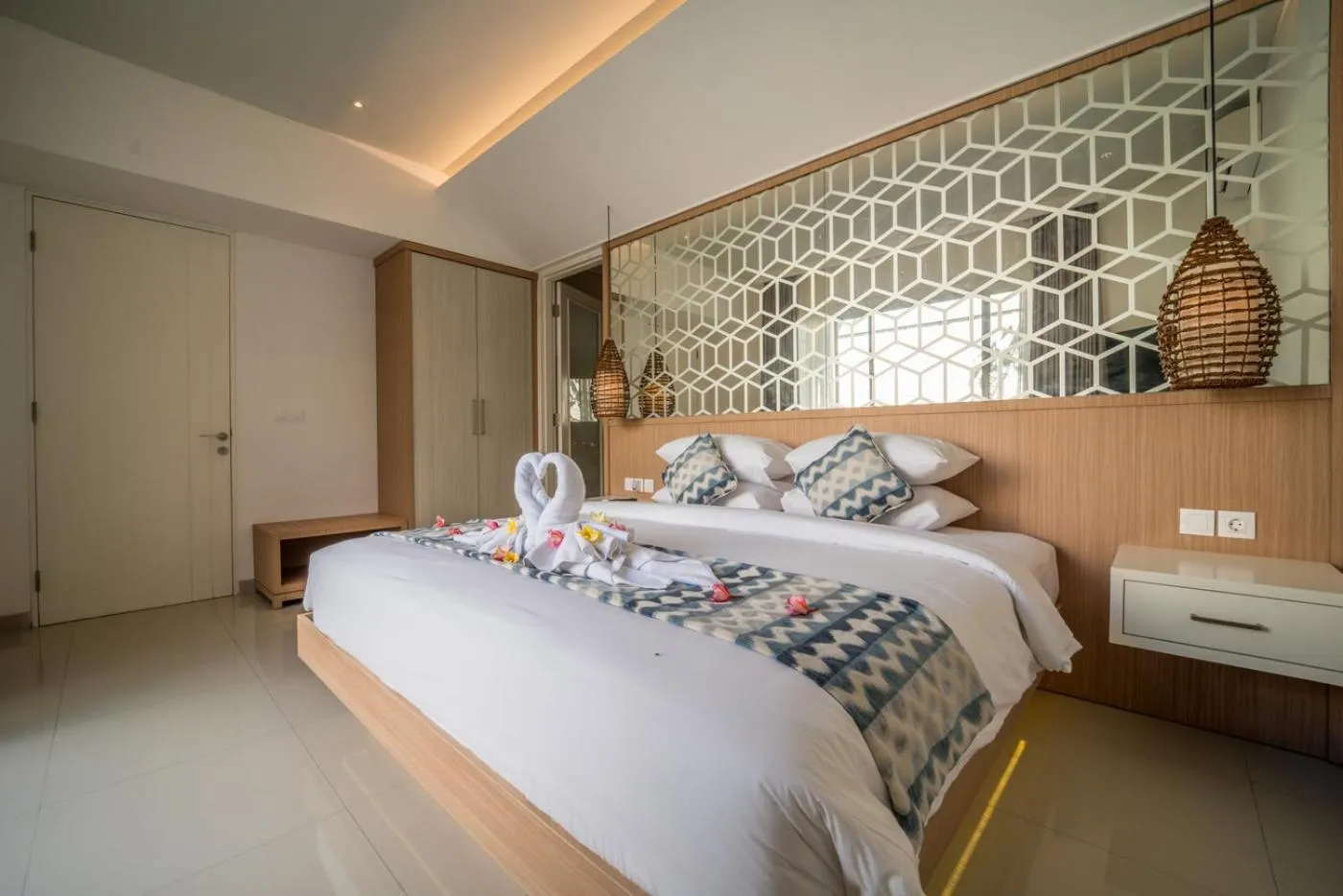 Photo of the whole room, Bed in Ola Villas at Uluwatu Pecatu