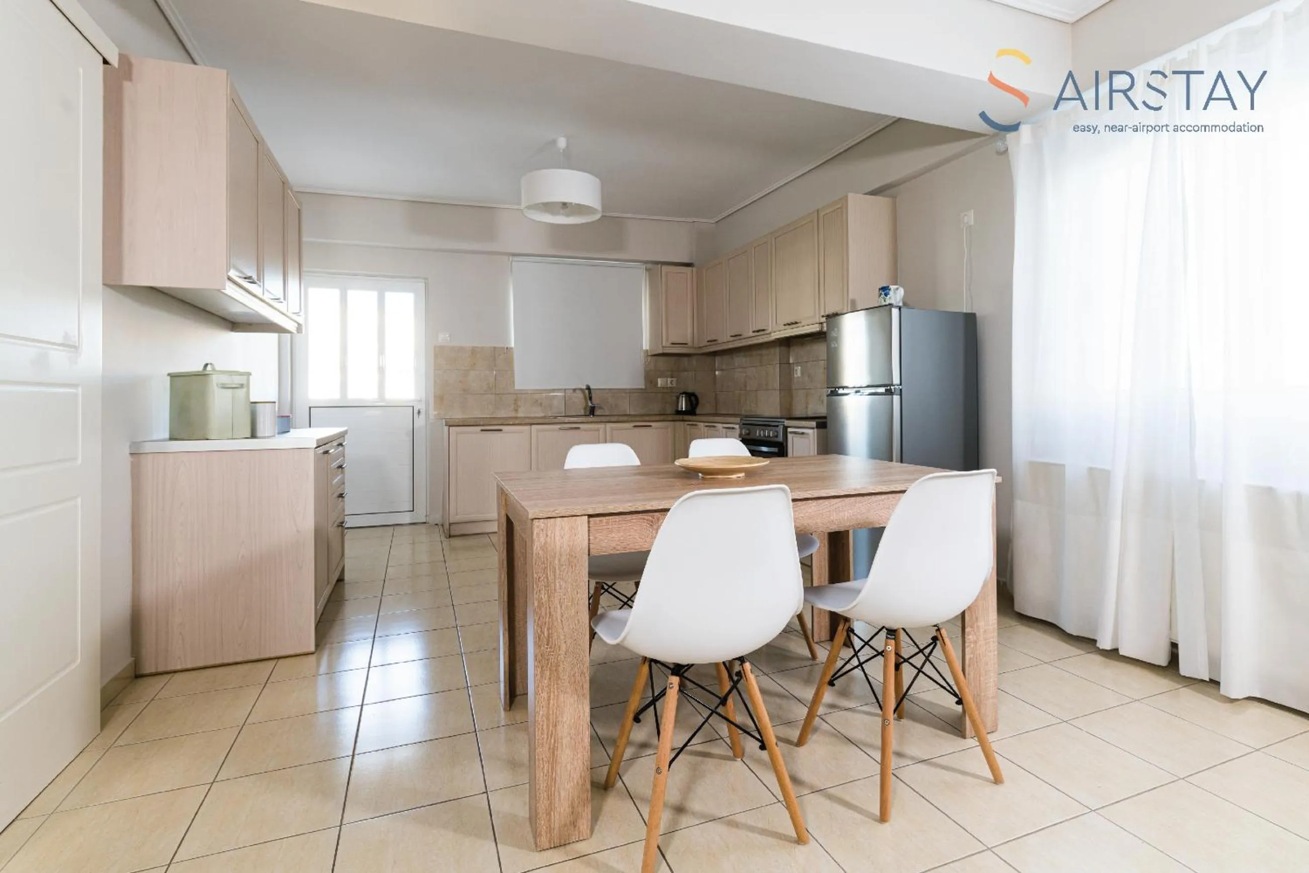 Dining area in Elise Apartment Airport by Airstay