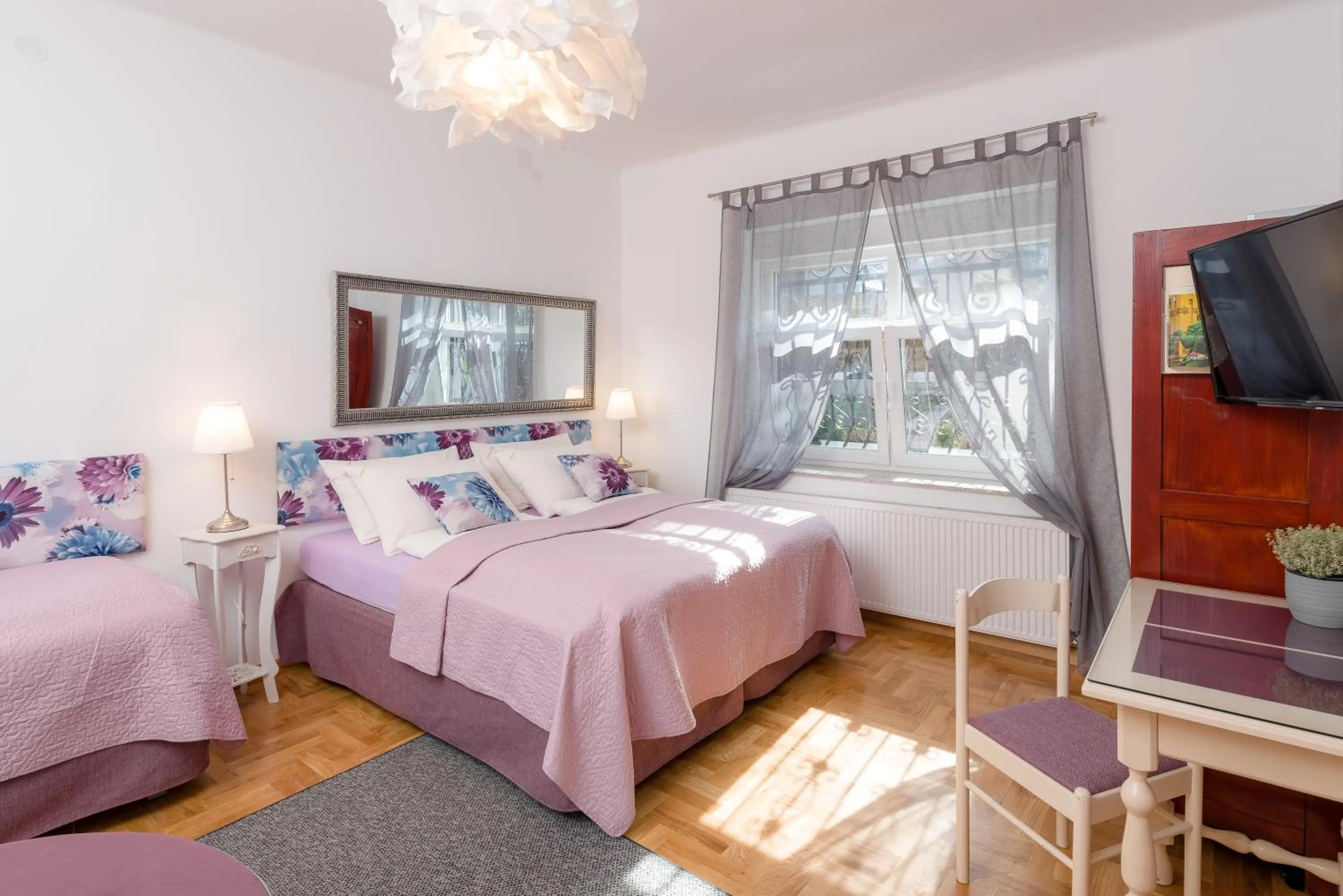 Photo of the whole room, Bed in Anastasia Suites Zagreb