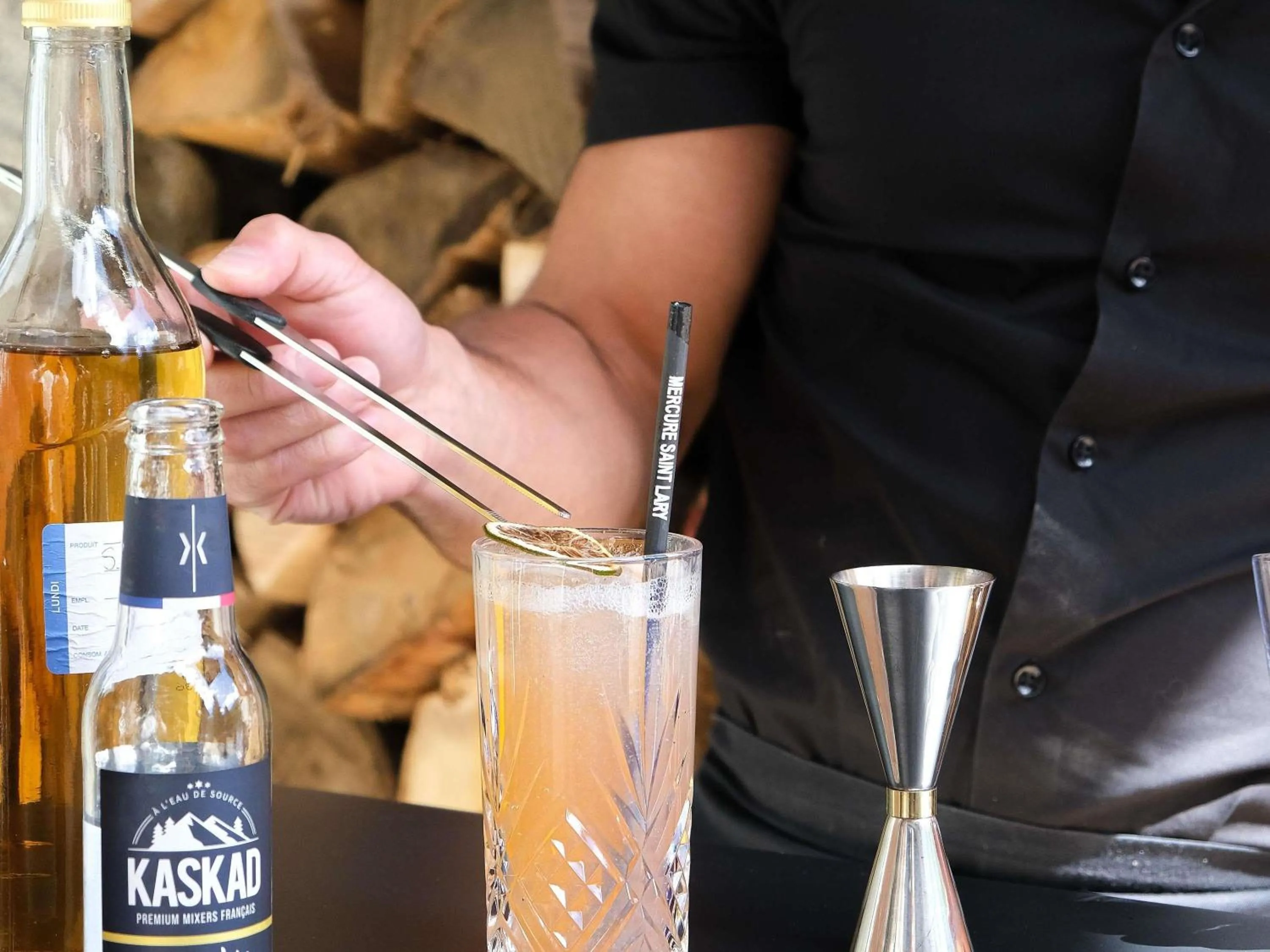 Lounge or bar in Mercure Saint-Lary