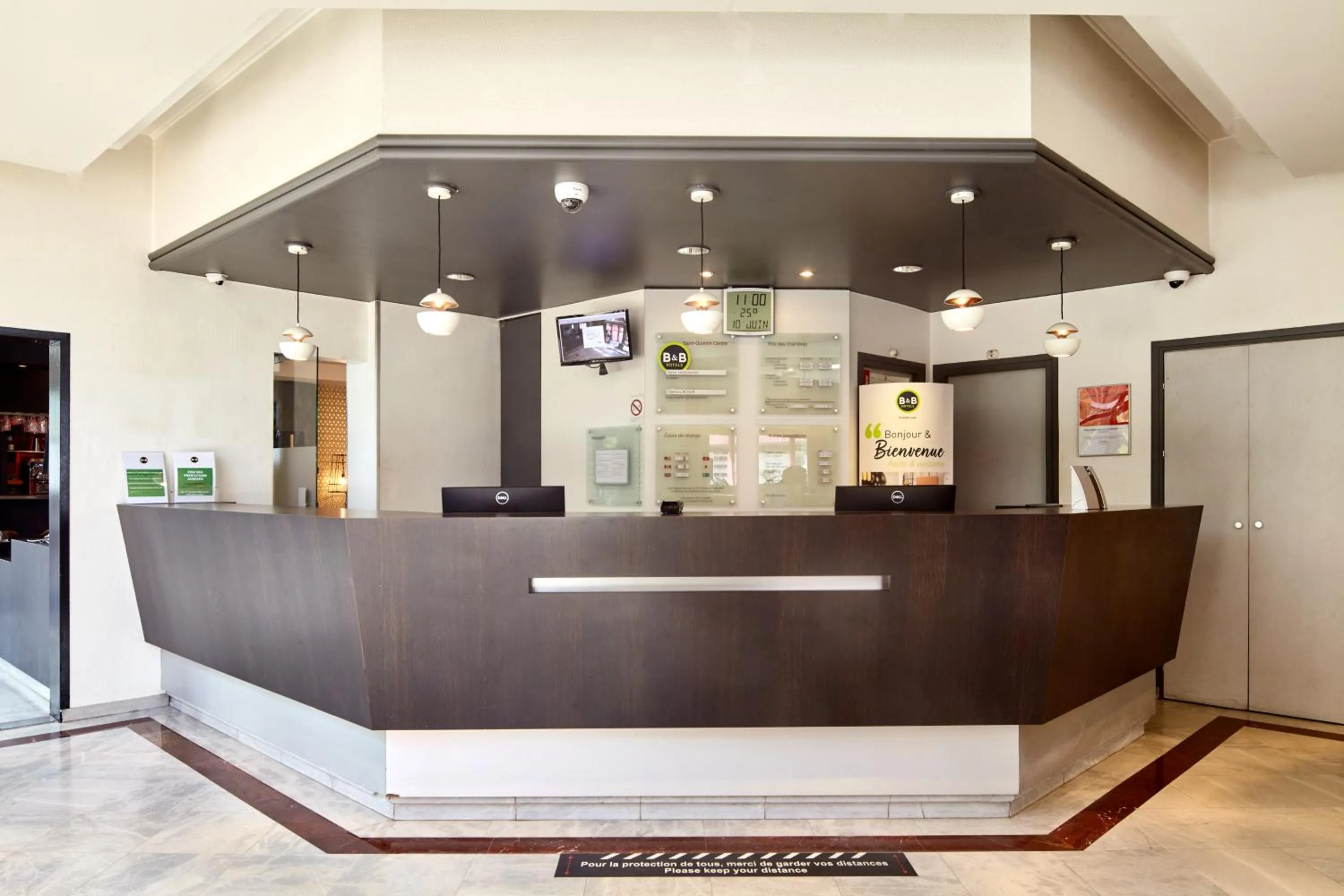 Lobby or reception in B&B HOTEL Saint-Quentin-en-Yvelines Centre Gare 4 étoiles