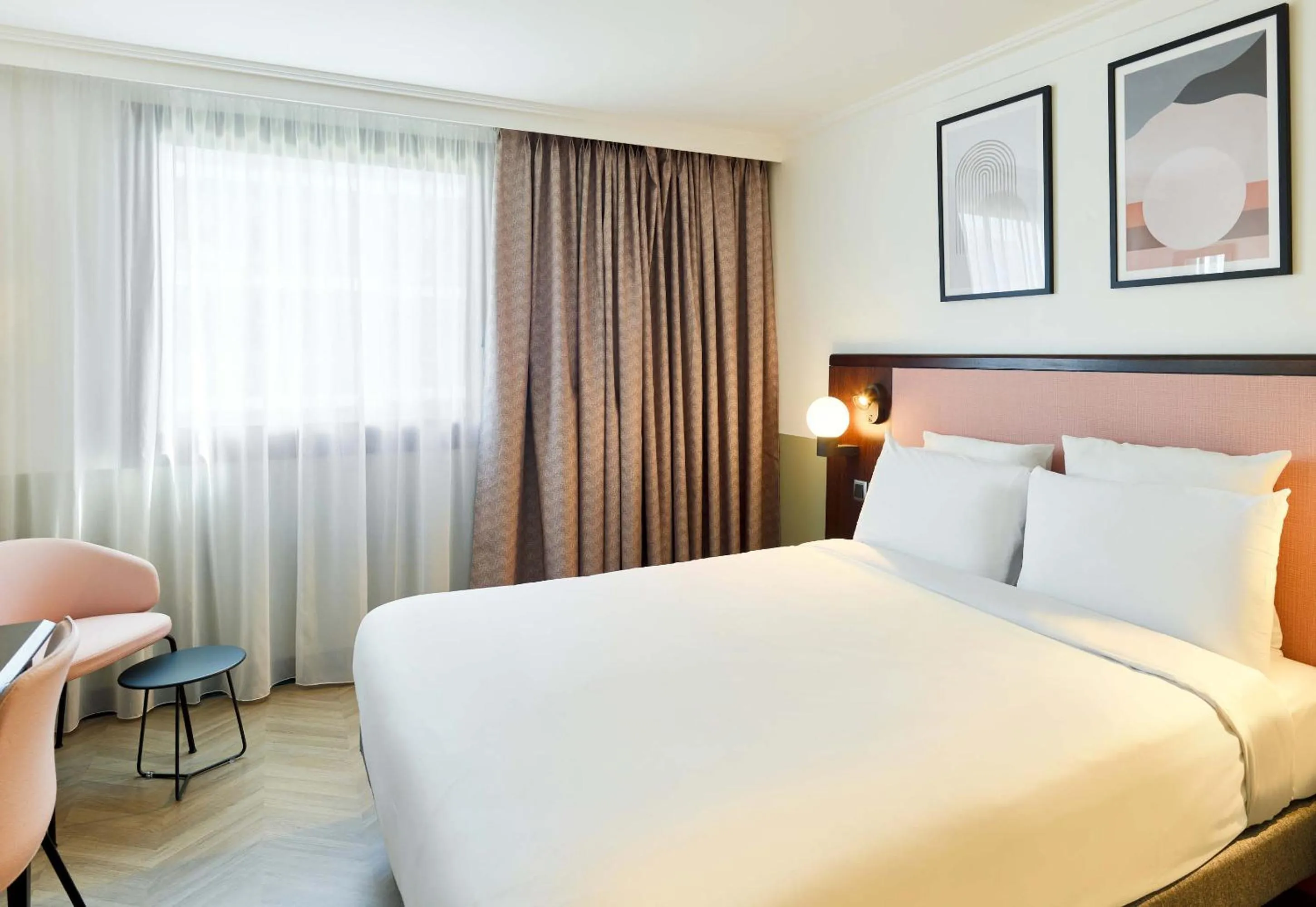 Bedroom, Bed in B&B HOTEL Saint-Quentin-en-Yvelines Centre Gare 4 étoiles