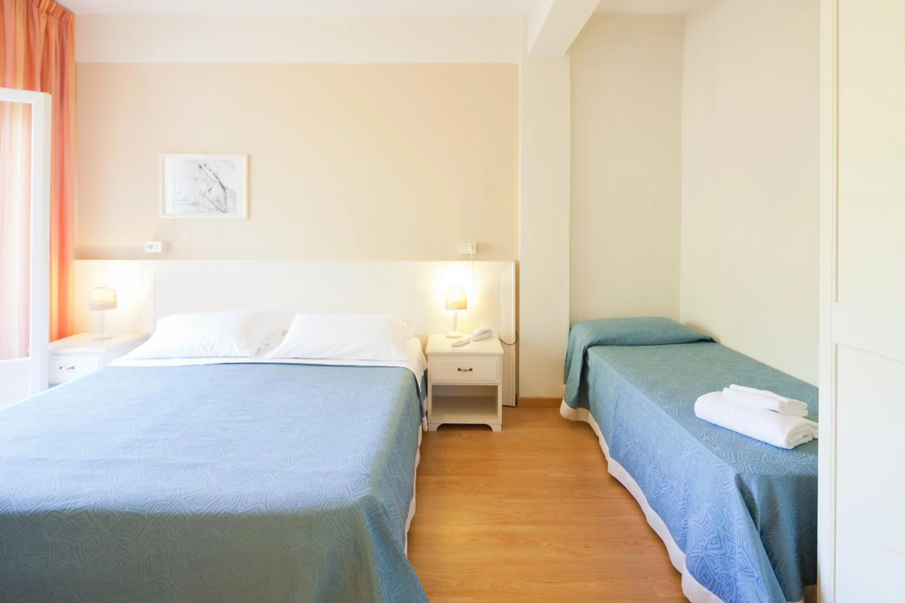 Balcony/Terrace, Bed in Hotel Andreaneri