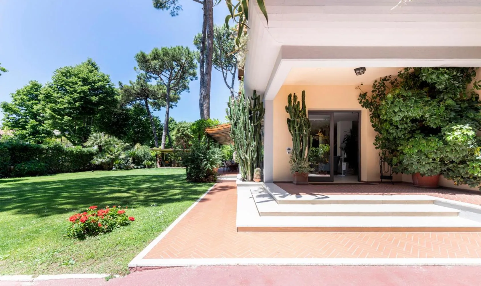 Facade/entrance in Hotel Andreaneri
