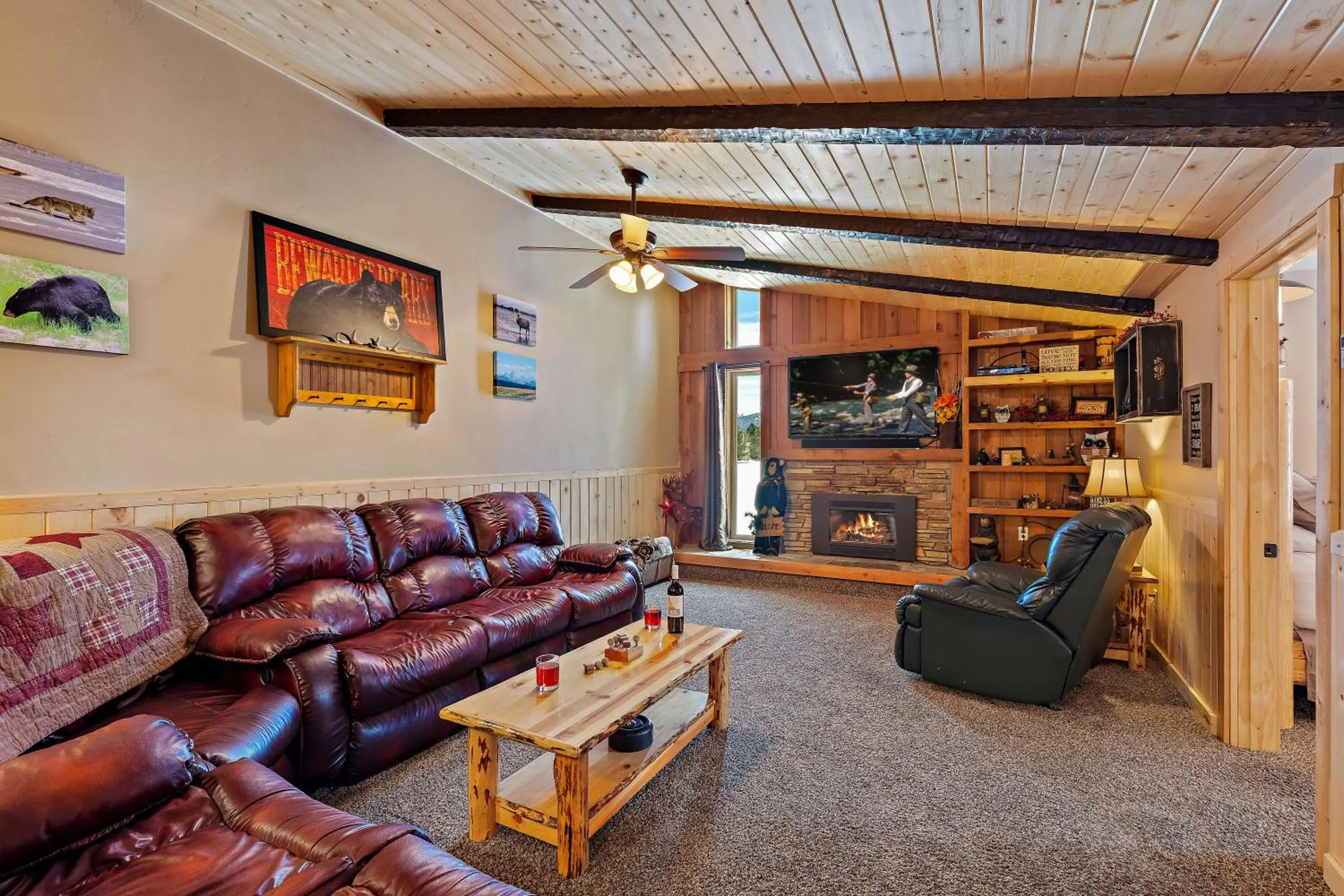 Huckleberry Hollow by KABINO Hot Tub FirePit PS2 Satellite Grill WiFi Golf Course