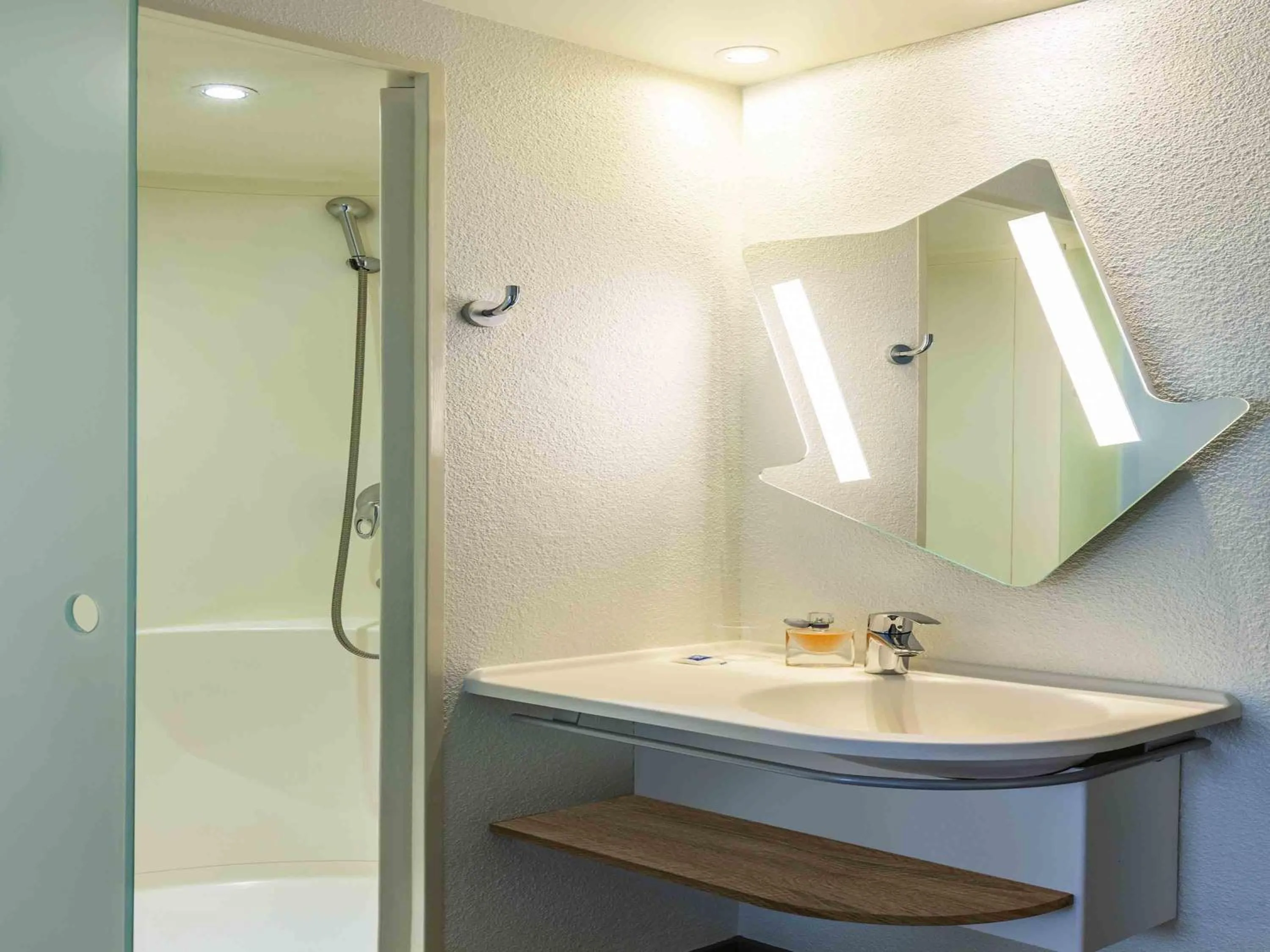 Bedroom in ibis budget Paris Porte d'Italie Ouest