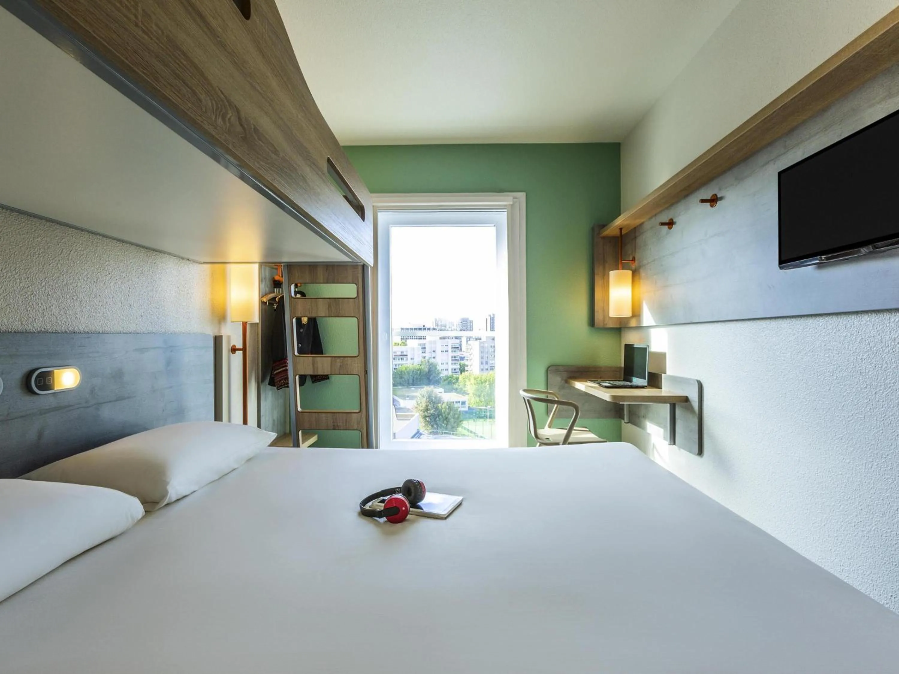 Bedroom, Bed in ibis budget Paris Porte d'Italie Ouest