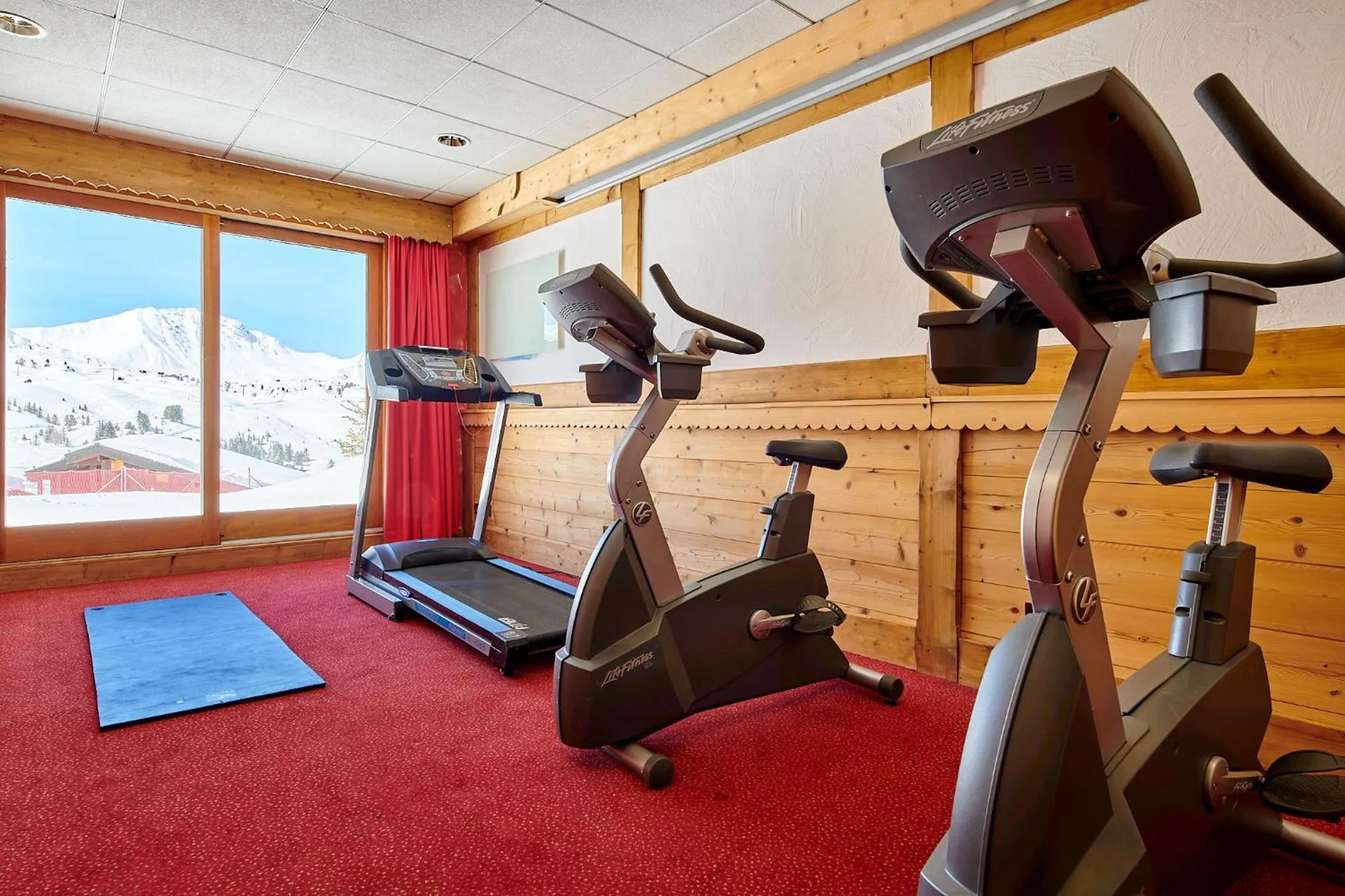 Fitness centre/facilities in Hôtel L'Eden des Cimes - Vacances Bleues - Belle Plagne 2100