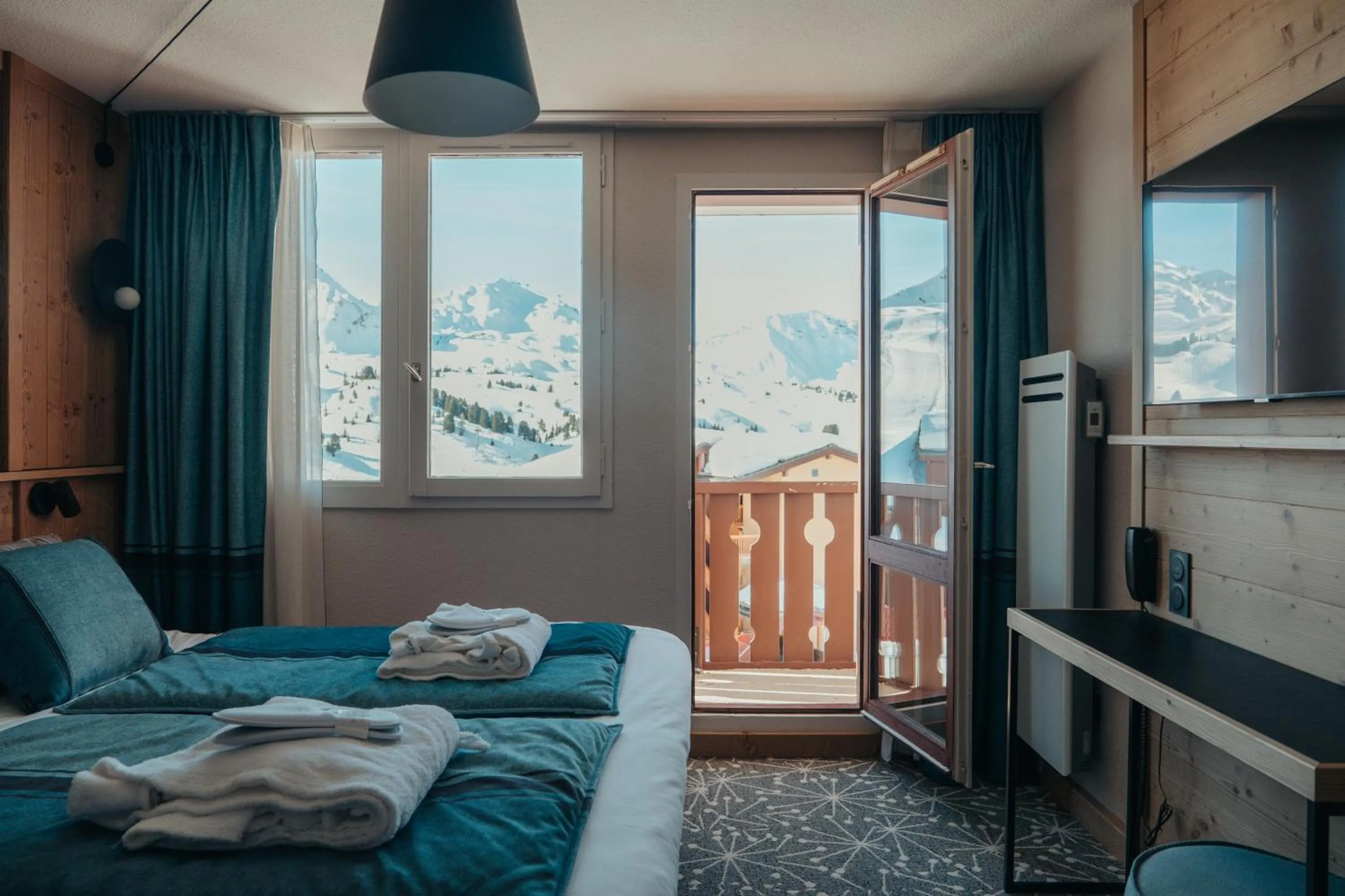 Bed in Hôtel L'Eden des Cimes - Vacances Bleues - Belle Plagne 2100