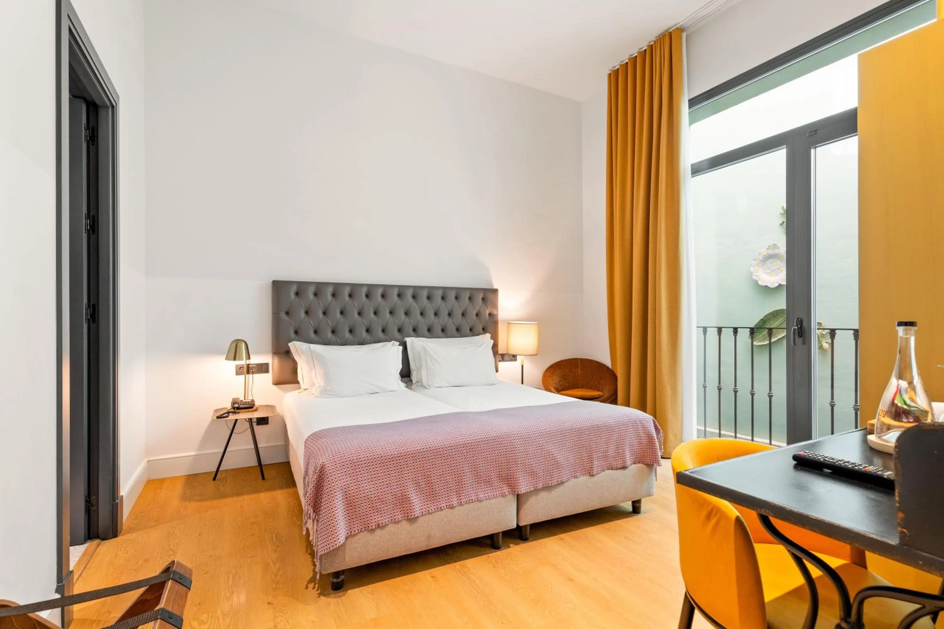 Bed in Joya del Casco Boutique Hotel by Shiadu