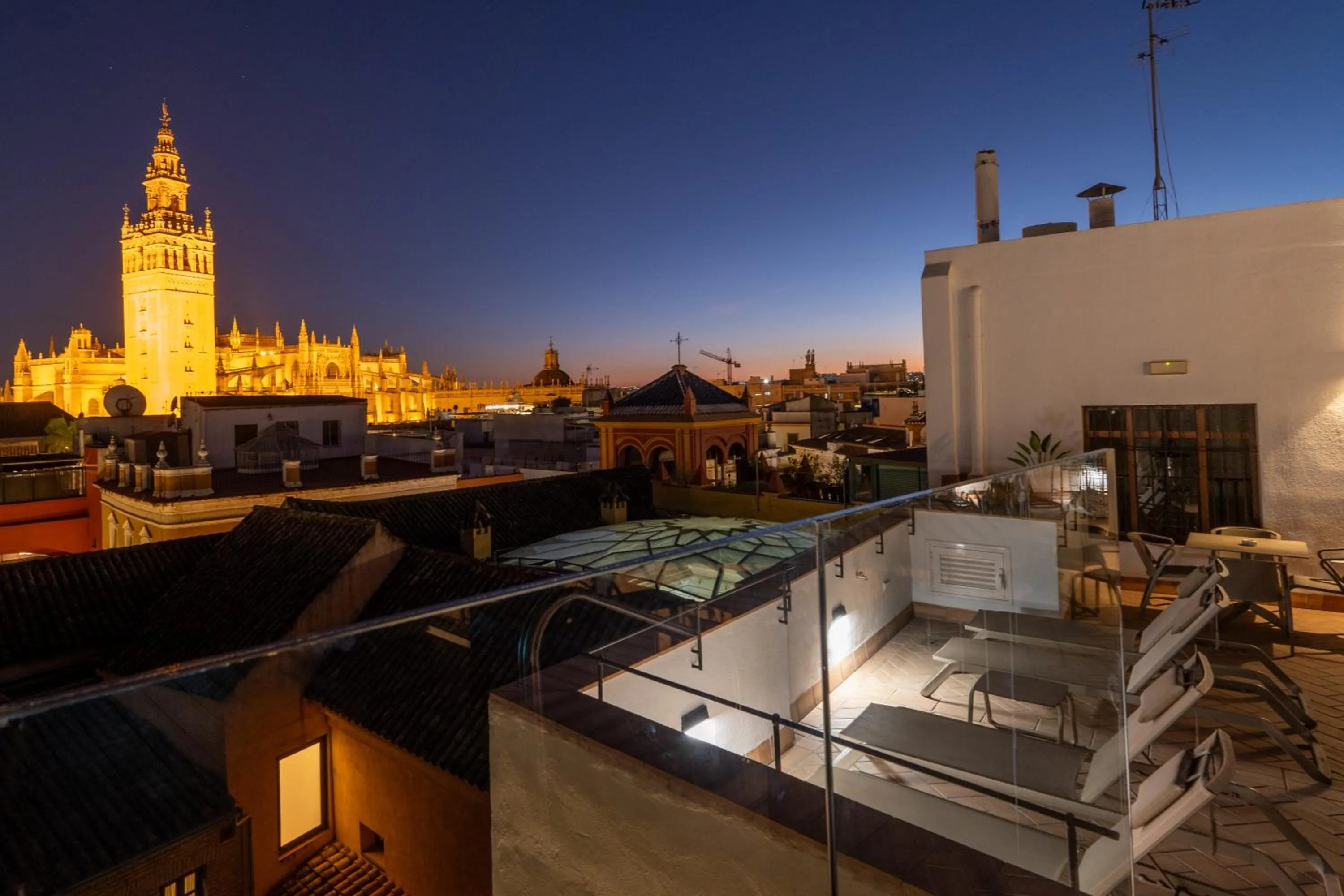 Night in Joya del Casco Boutique Hotel by Shiadu