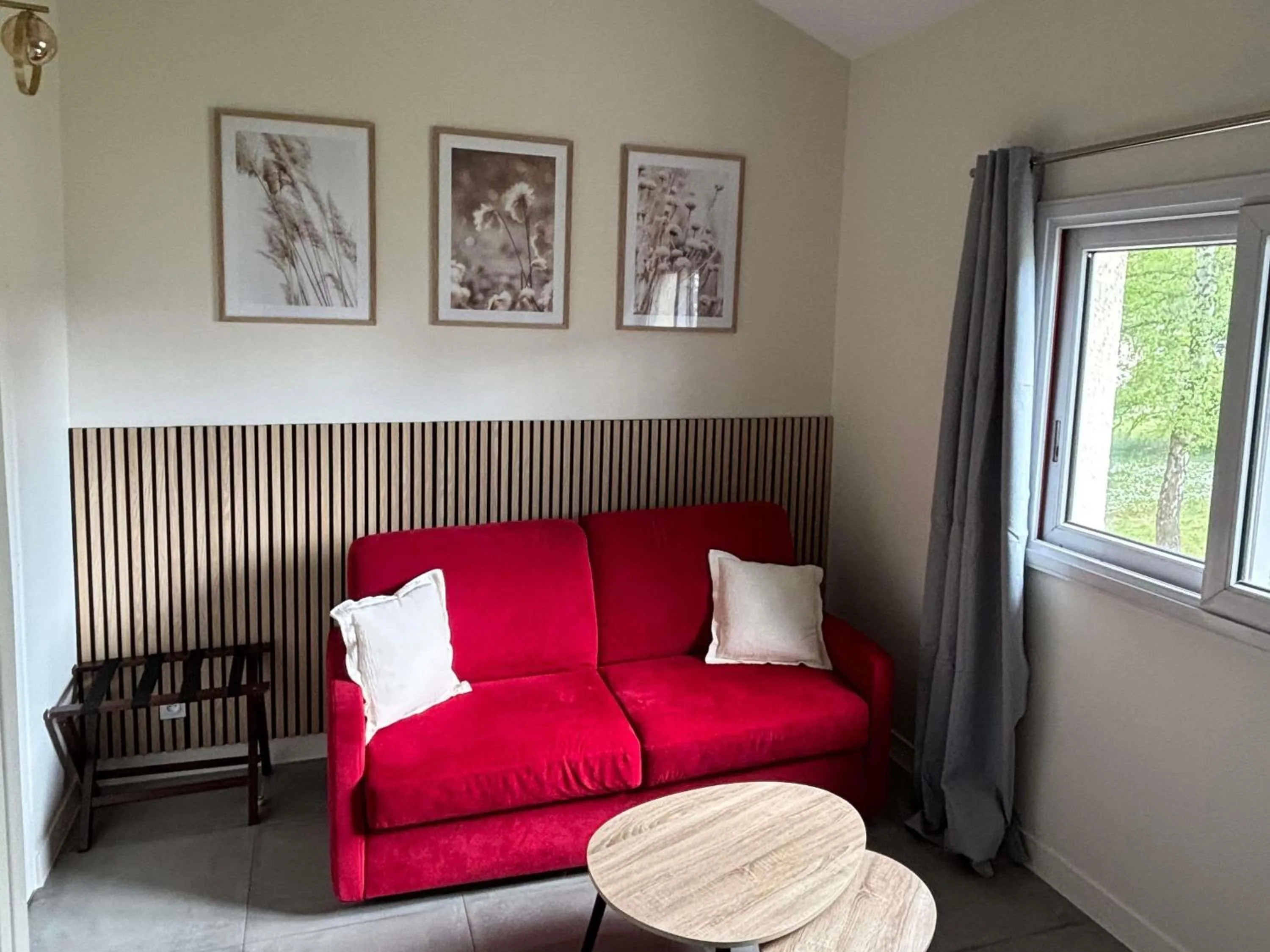 Bedroom in Mercure Lyon Est Villefontaine