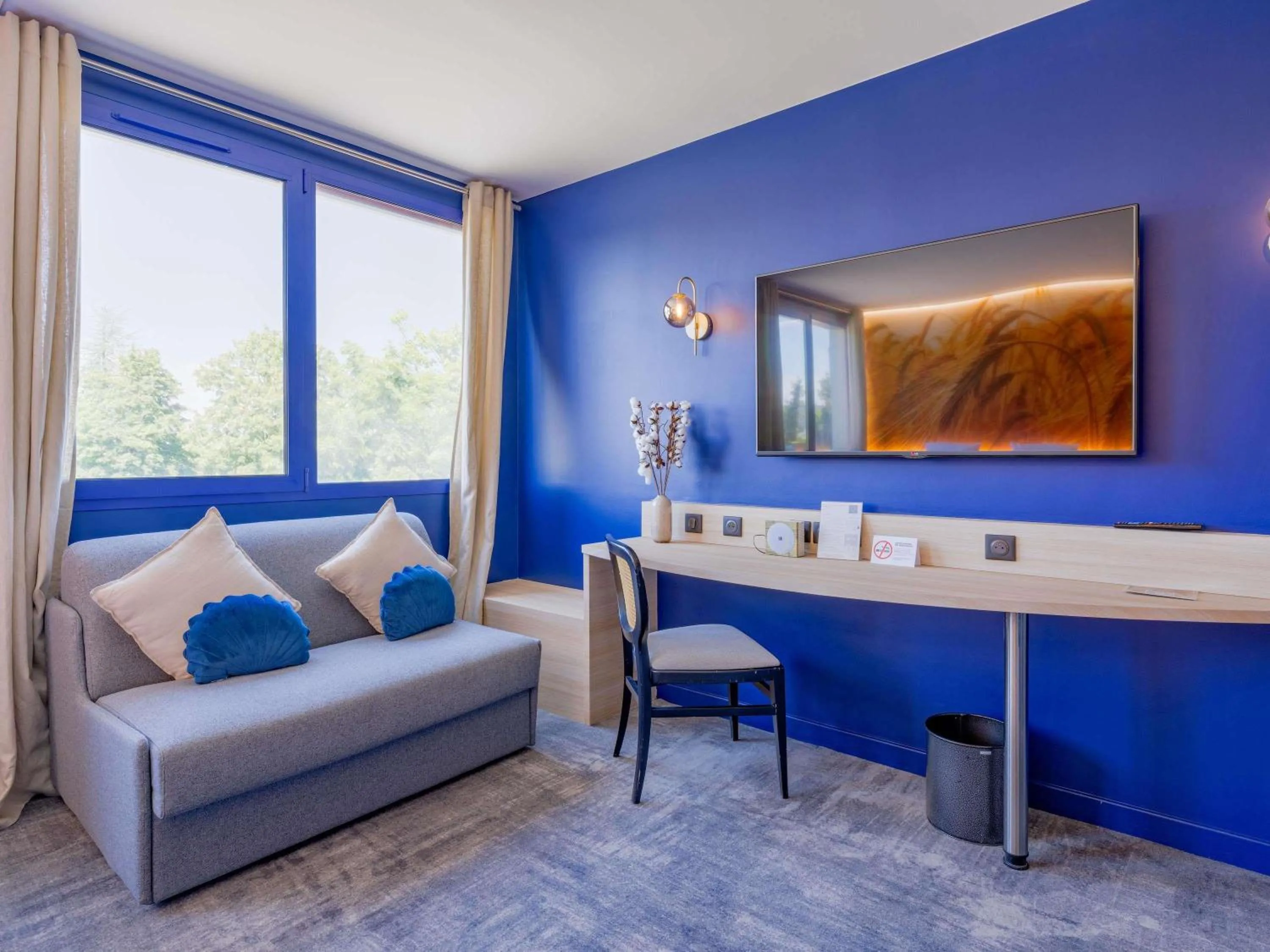 Bedroom in Mercure Lyon Est Villefontaine