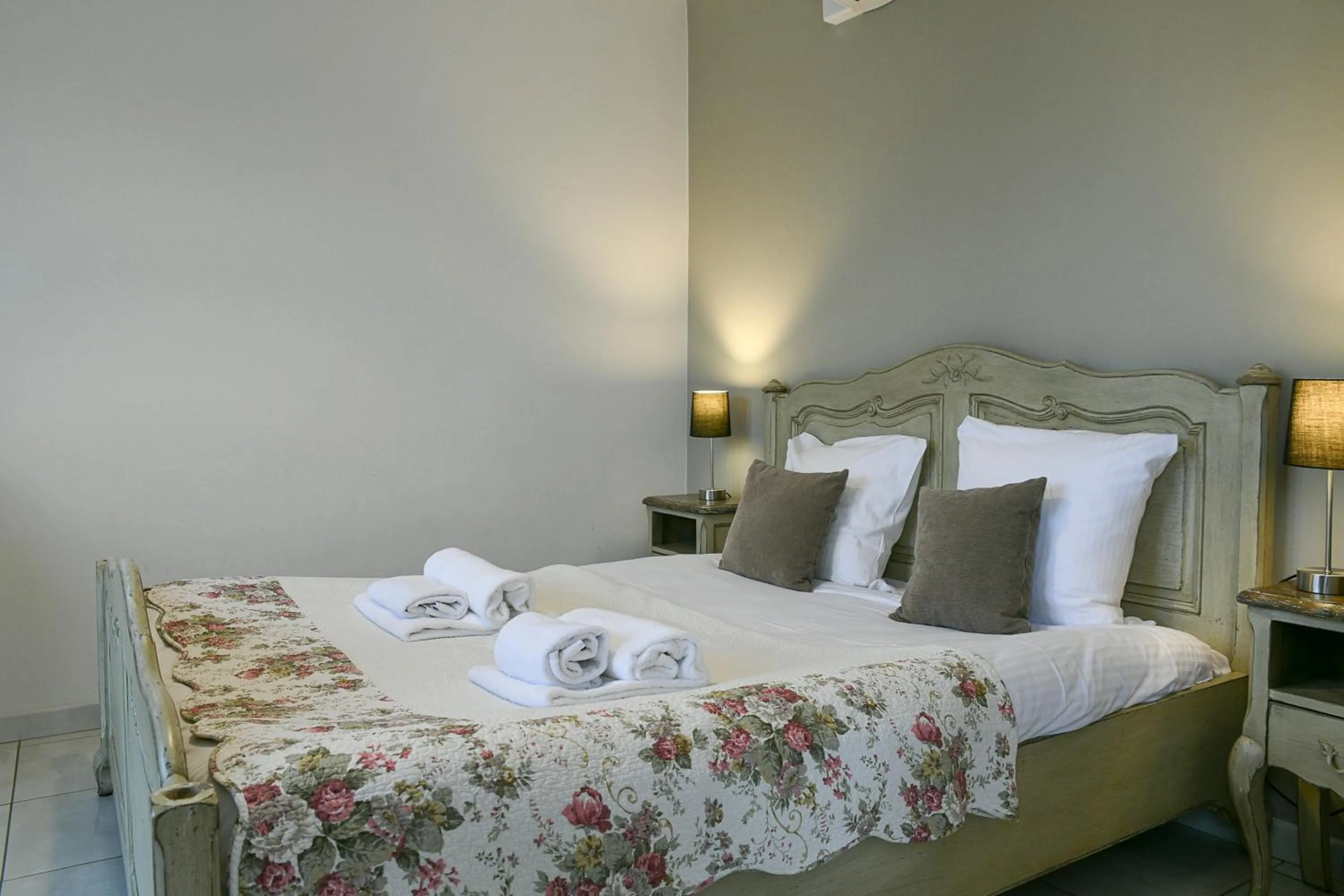 Bed in Les Villas du Domaine de Suzel