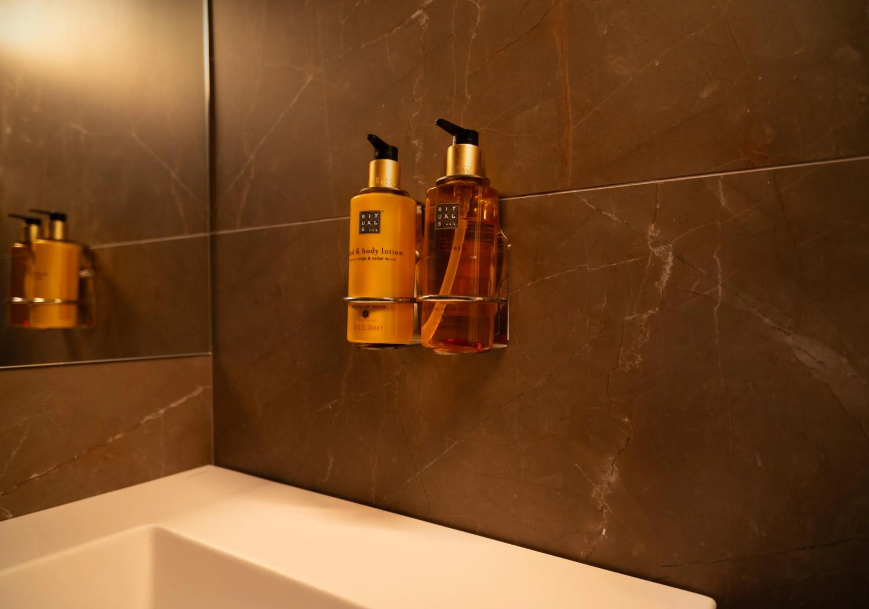 Bathroom in Hotel Mona Plaza