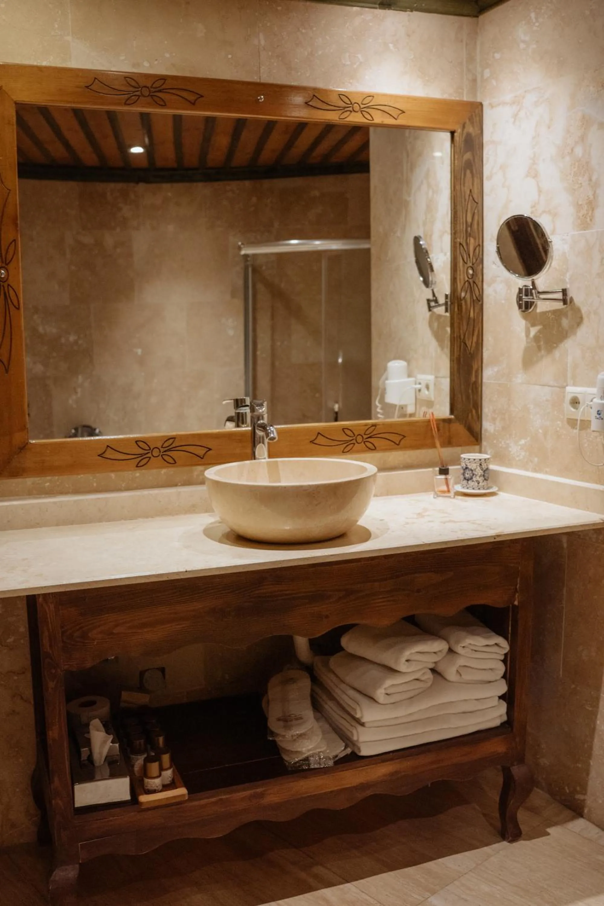 Bathroom in Kismet Cave Mansion